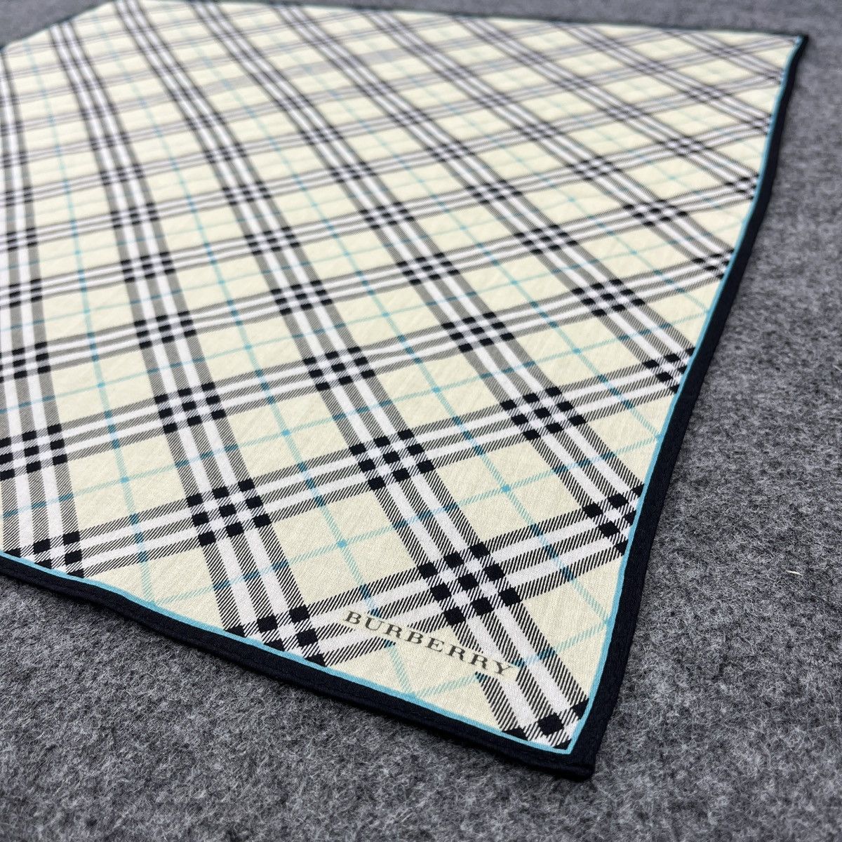 Burberry Burberry Handkerchief / Neckerchief / Headscarf B1658 Size ONE SIZE - 5 Thumbnail