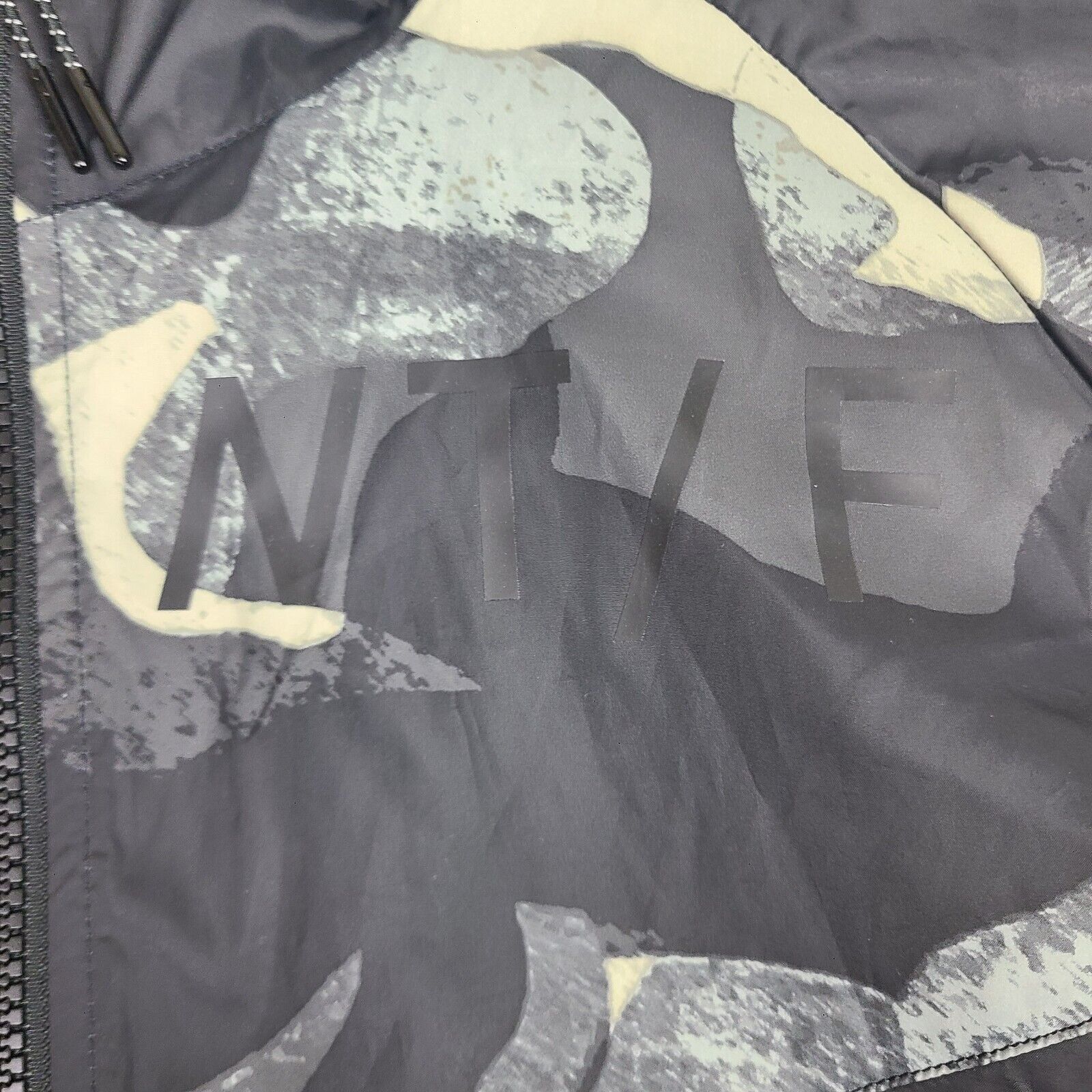 Nike Nike Fullzip Hoodie Windbreaker Camo Black/Gray 687593-010 S Size US M / EU 48-50 / 2 - 2 Thumbnail