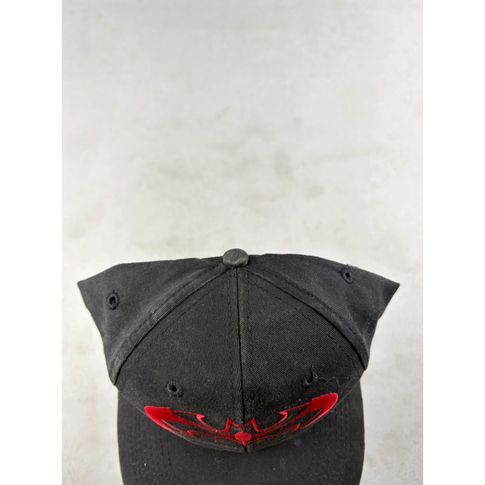 DC Comics VINTAGE Batman Hat SnapBack Cap Black Red Embroidered Logo DC Comics Hero 90s Men One Size Cotton Size ONE SIZE - 3 Thumbnail