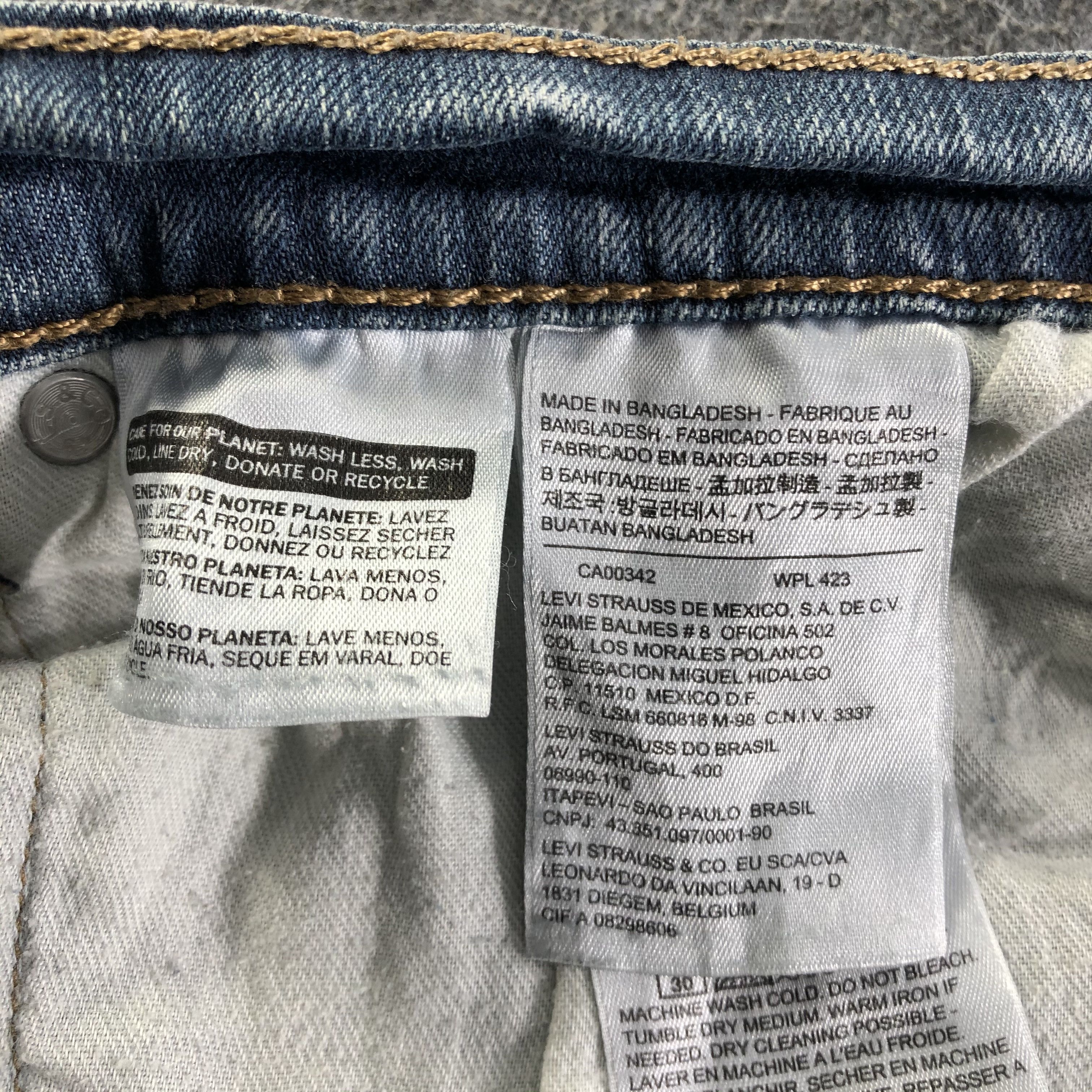 Levi's Vintage Blue Wash Levis 505 Jeans-J3420 Size US 31 - 10 Thumbnail