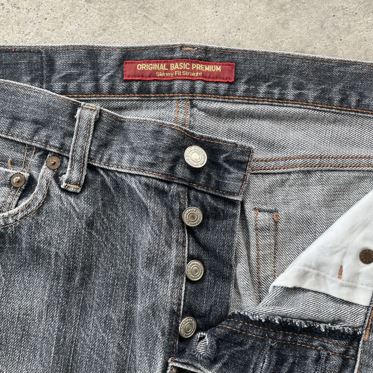 Japanese Brand W34 Vintage Japanese Black Faded Jeans Distressed Pants Size US 34 / EU 50 - 6 Thumbnail