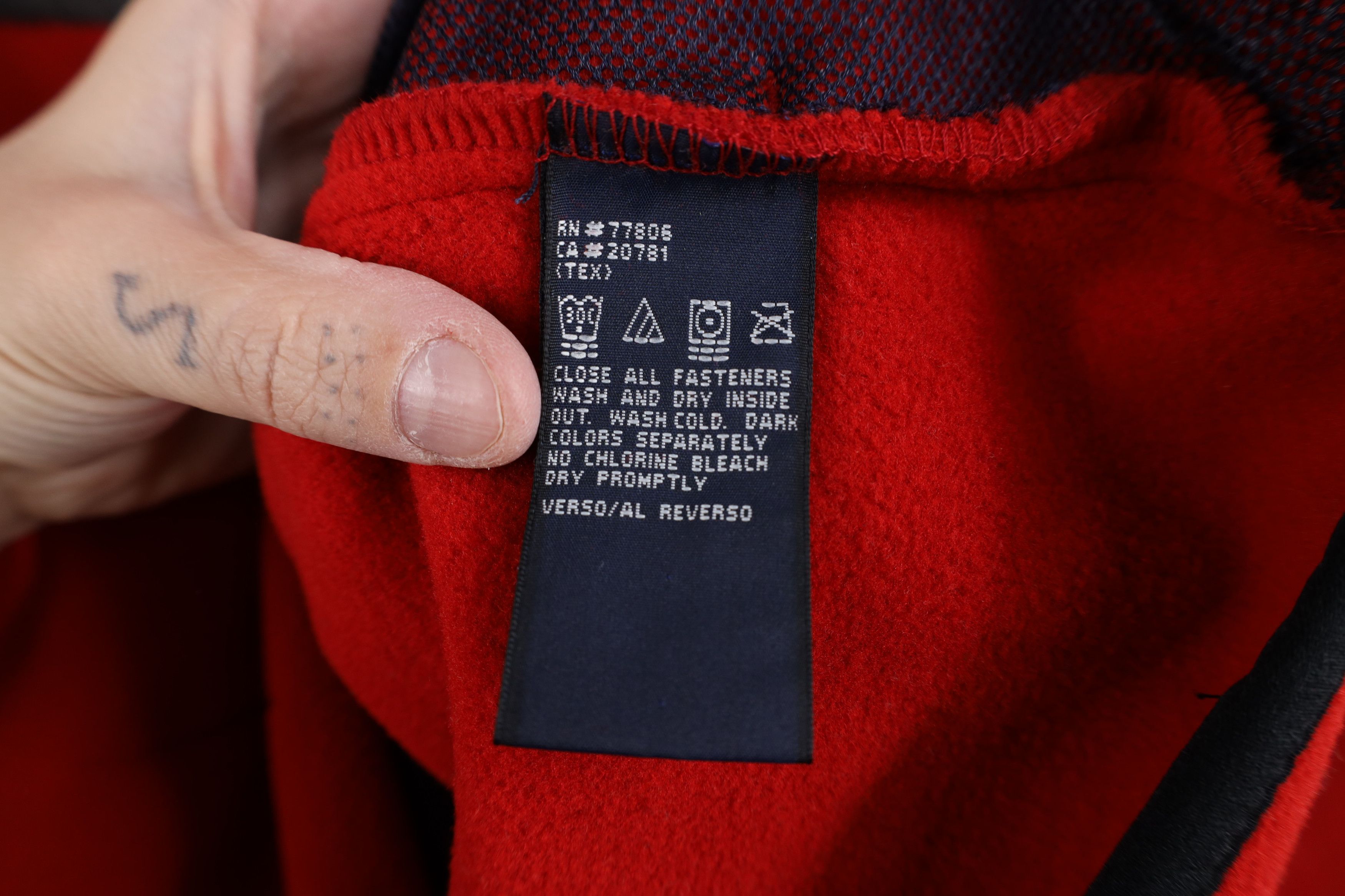 Tommy Hilfiger Vintage 90s Tommy Hilfiger Block Half Zip Fleece Sweater Size US L / EU 52-54 / 3 - 10 Thumbnail