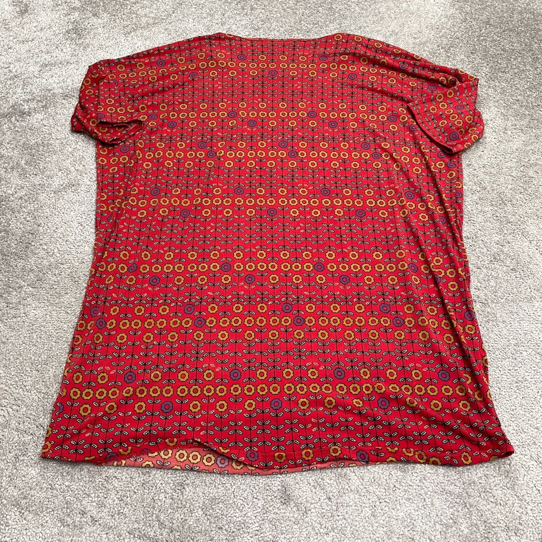 Vintage VINTAGE LuLaRoe Blouse Shirt Womens L Tunic Floral Red Crew Neck Casual Knit Lightweight Short Sleeve Modern Bohemian Size L / US 10 / IT 46 - 2 Thumbnail