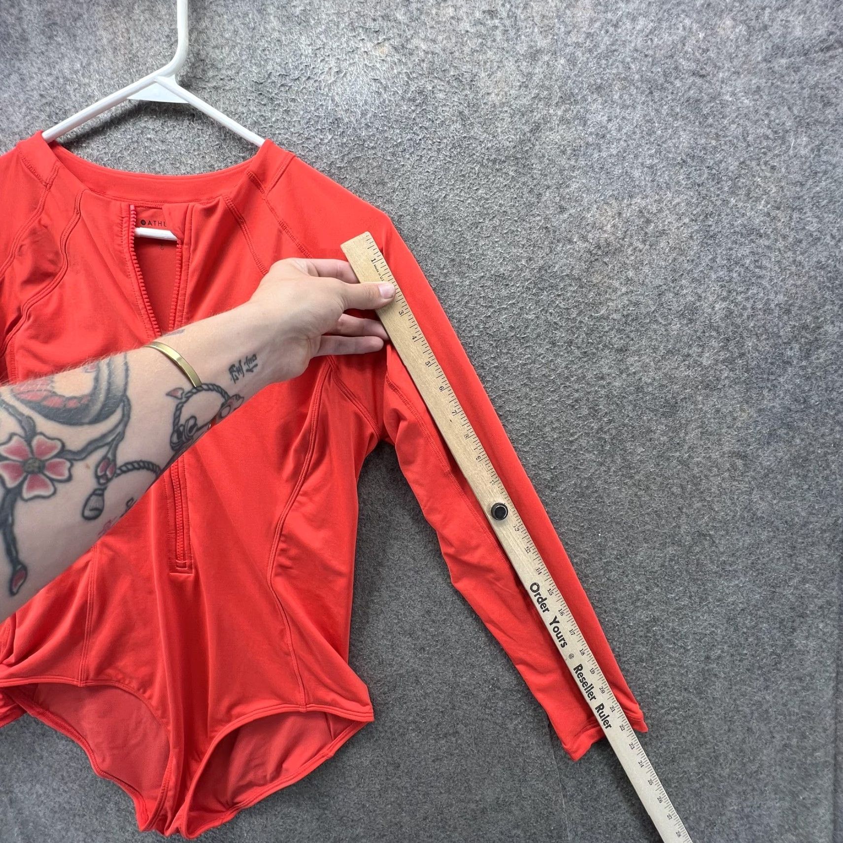 Athleta Athleta One Piece Swimsuit Womens L Orange Long Sleeve Zip Front Rashguard Shirt Swim Size L / US 10 / IT 46 - 5 Thumbnail