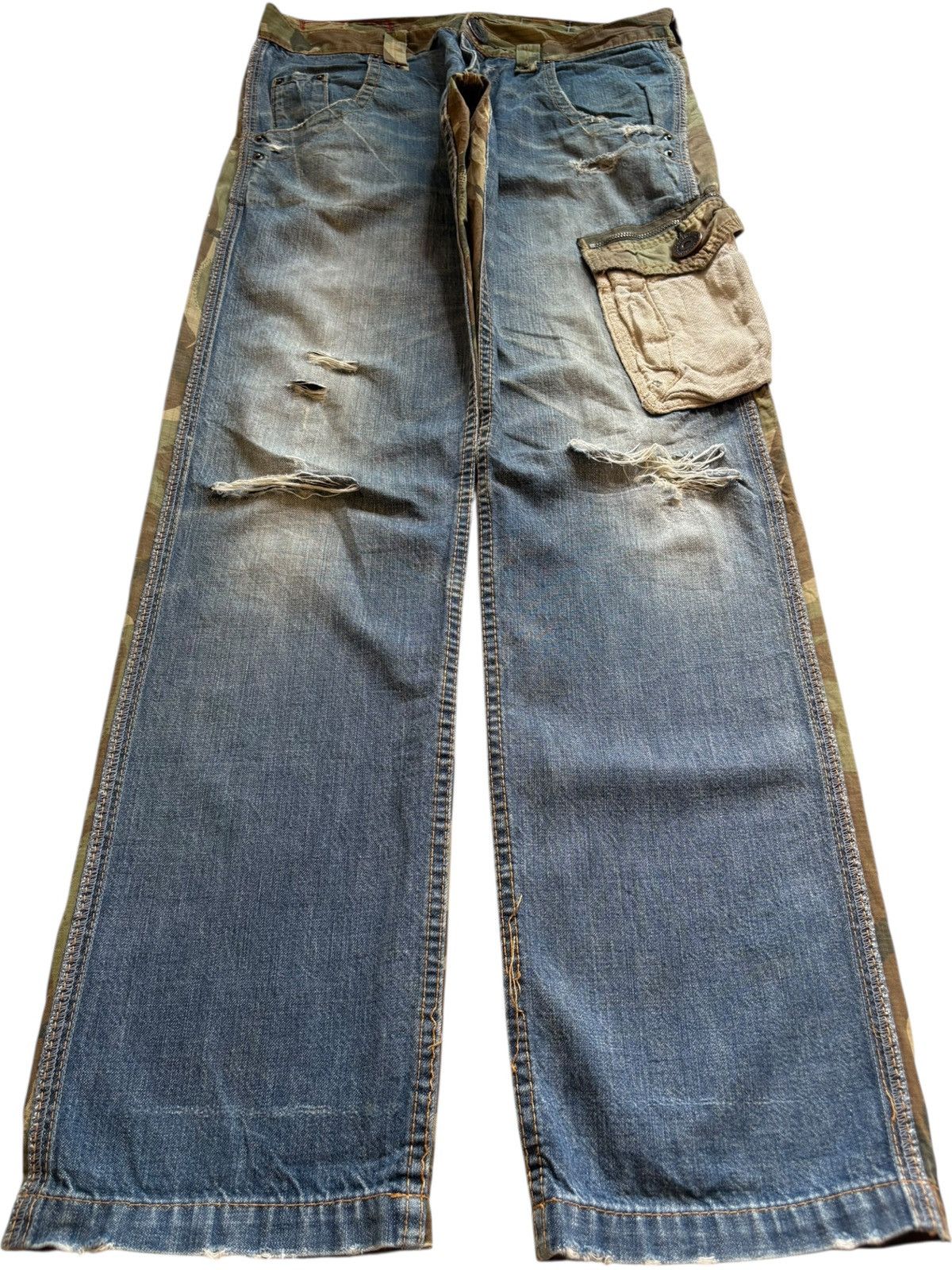 Japanese Brand Vintage Japanese Brand Hybrid Cargo Mud Wash Distressed Jean Size US 30 / EU 46 - 1 Thumbnail