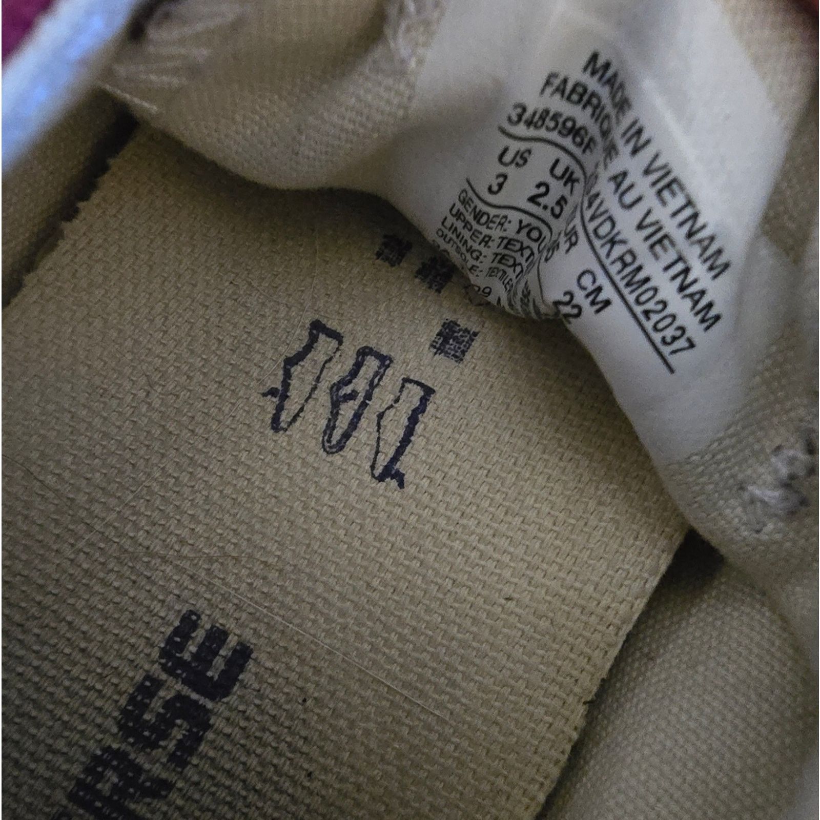 Converse Burgundy | CONVERSE | Classic Sneaks Size US 5 / EU 37 - 5 Thumbnail