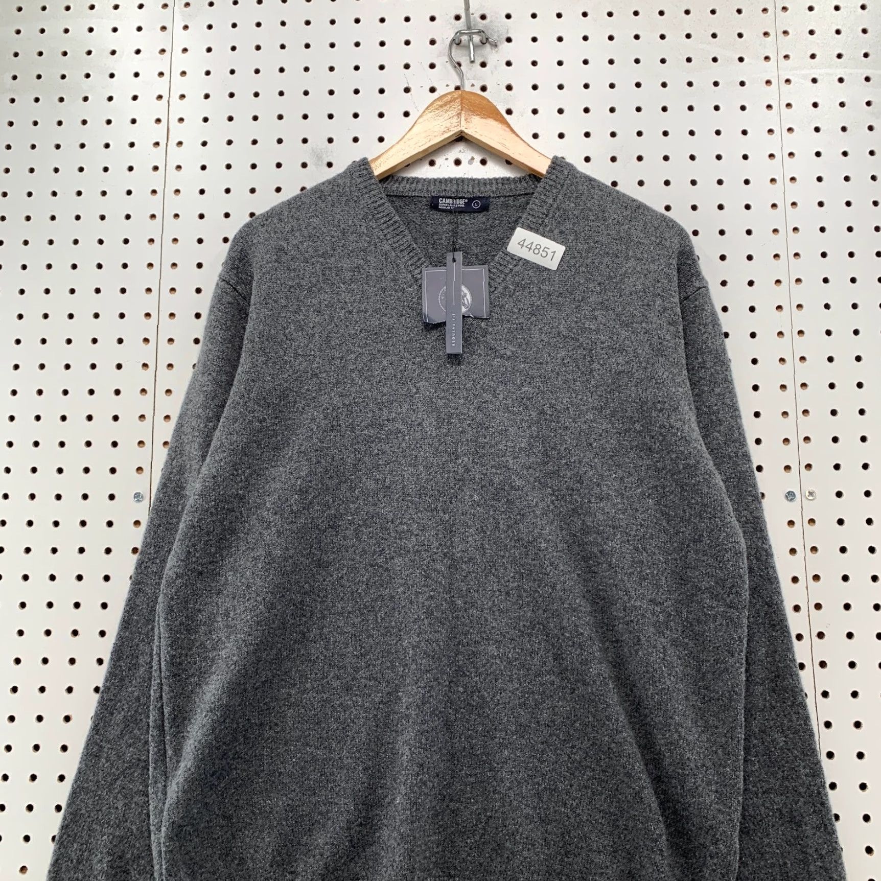 Vintage Cambridge Sweater Men Large Gray V-Neck Business Casual Lambswool NWT Shirt Pullover Mens Winter Fall Spring Size US L / EU 52-54 / 3 - 2 Thumbnail
