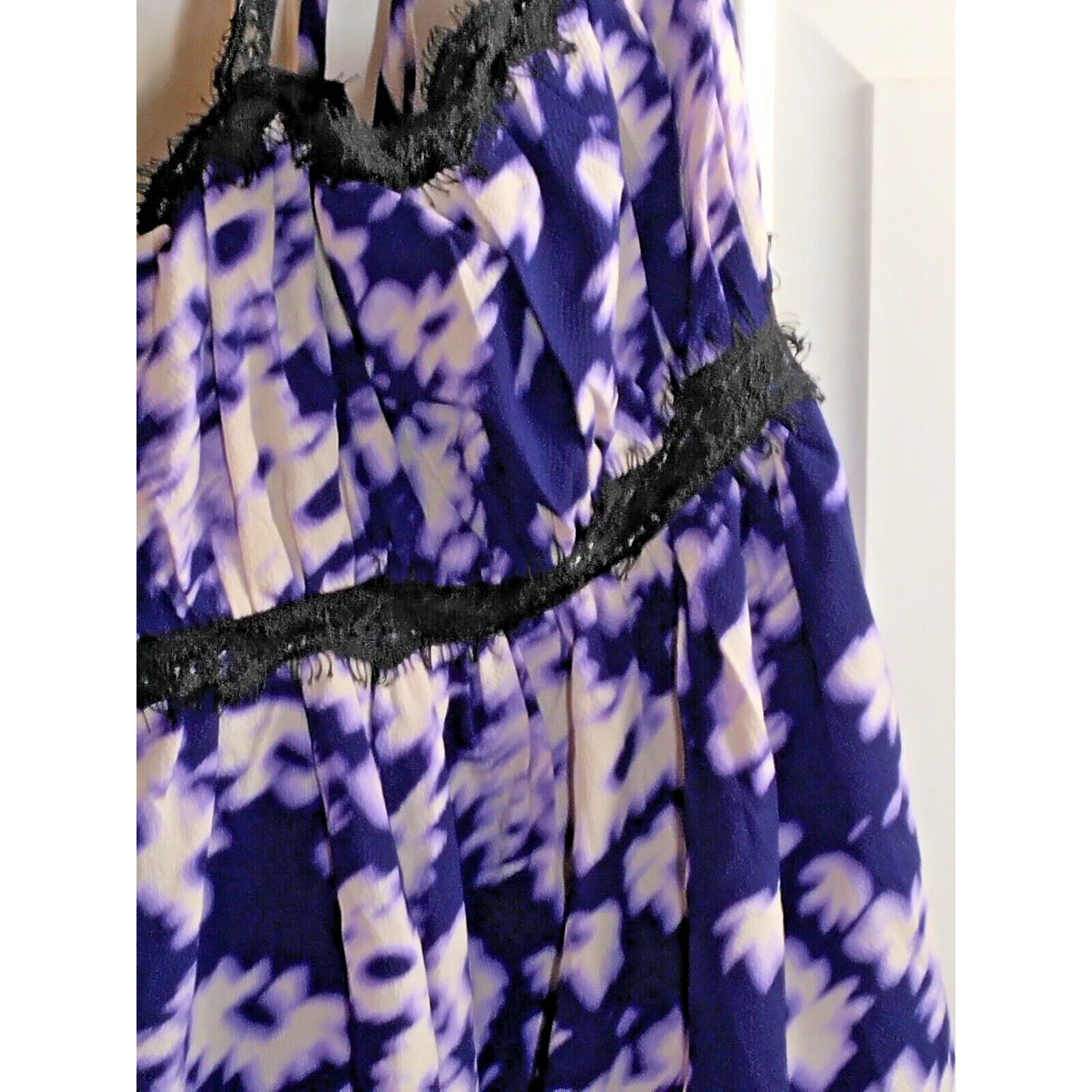 Urban Outfitters Urban Outfitters SP Mini Purple White Motif Floral Lace Trim Size S / US 4 / IT 40 - 2 Thumbnail