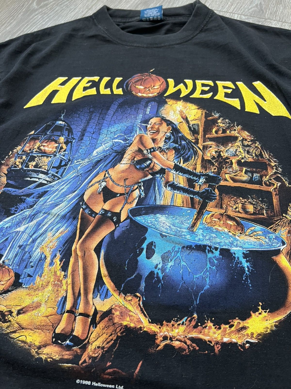 Band Tees Vintage 1998 Helloween Band Tee Rock Merch T-Shirt 90s Size US L / EU 52-54 / 3 - 5 Thumbnail