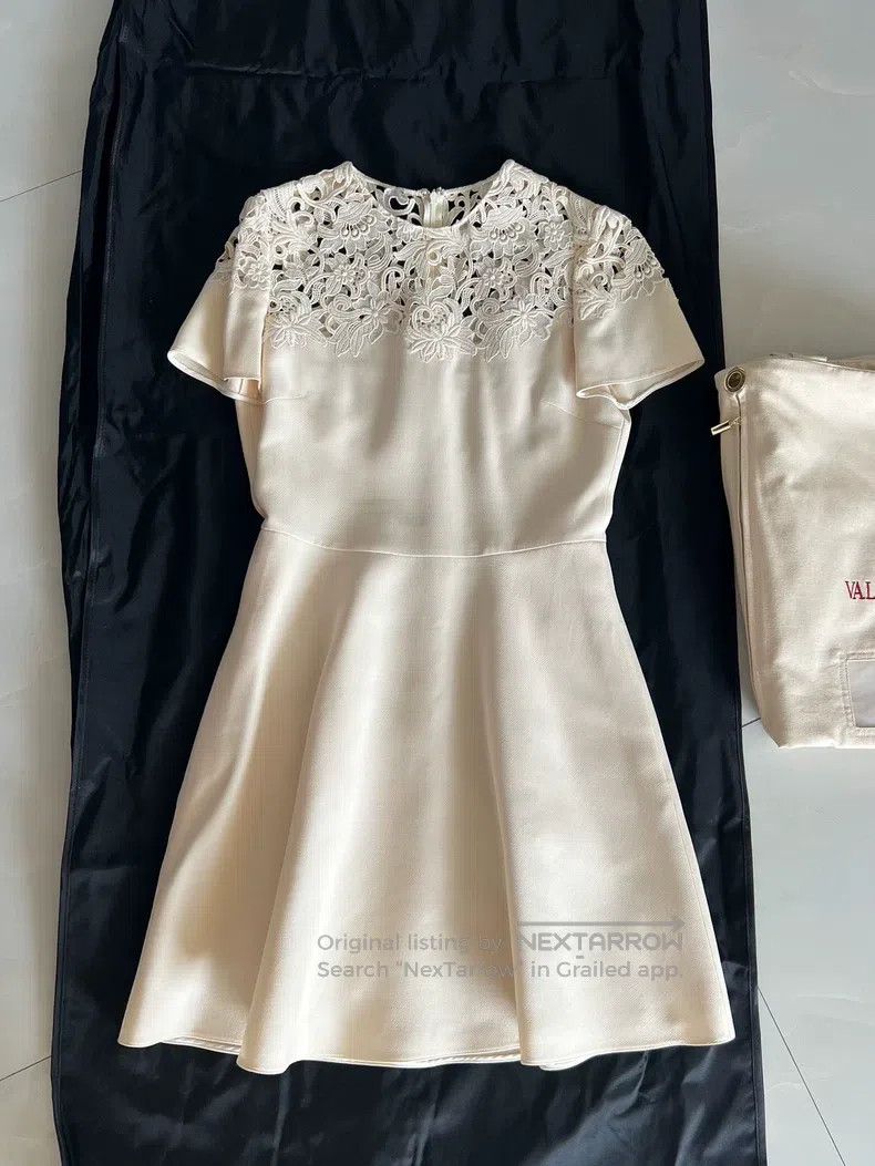 Valentino Valentino Wool-blend dress Size M / US 6-8 / IT 42-44 - 1 Thumbnail