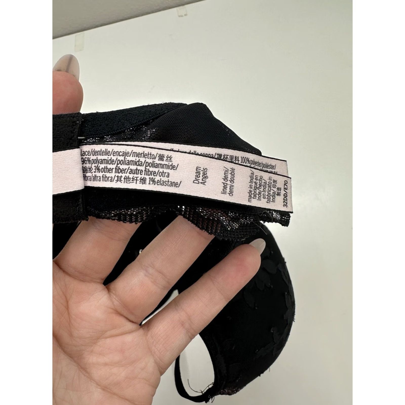 Victoria's Secret Victoria's Secret Womens Bra 32DD Dream Angels Lined Demi Black Lace Floral T-Shirt Bra Womens DD 32 Black Lace Floral Size ONE SIZE - 5 Thumbnail