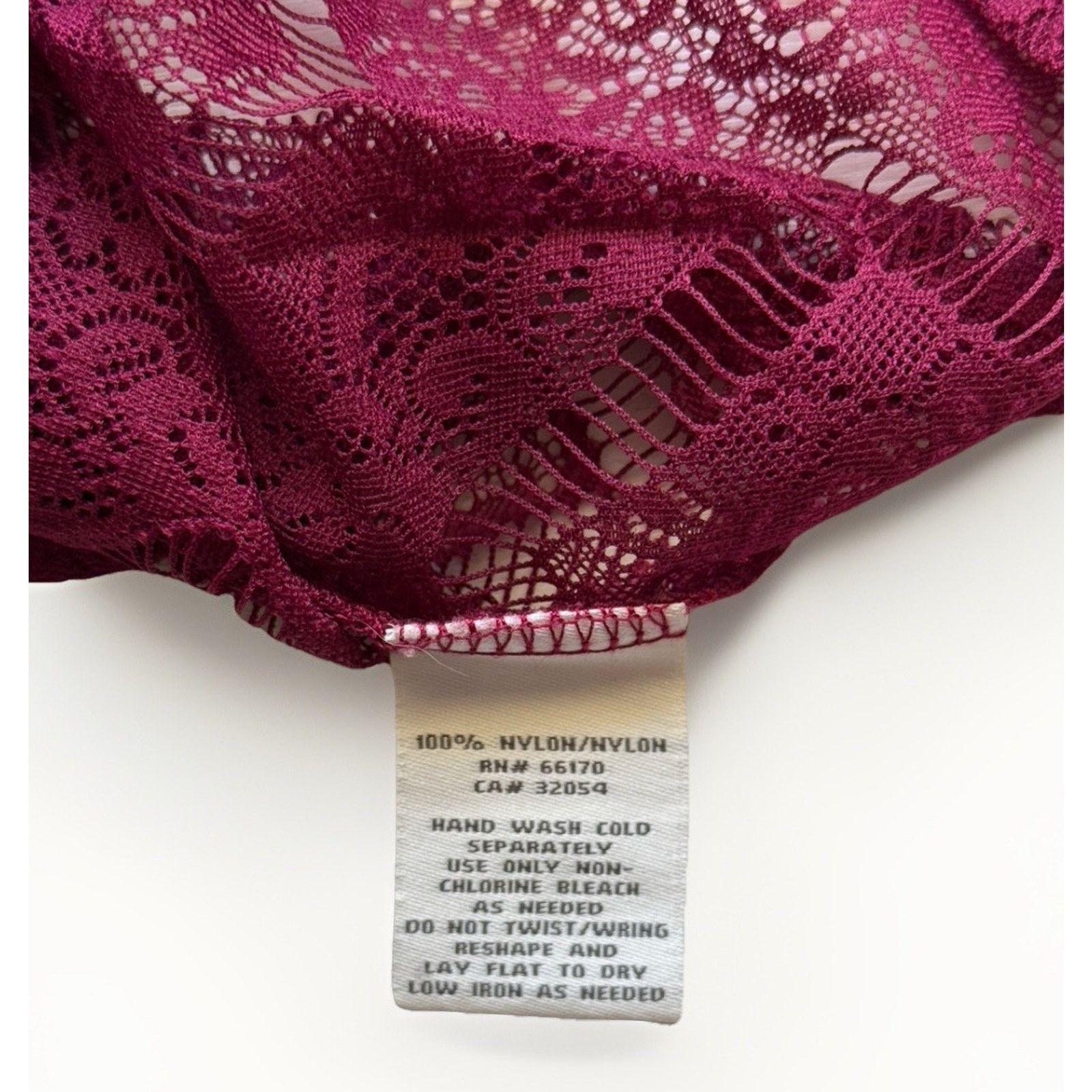 Urban Outfitters Vintage Size Small Urban Outfitters burgundy lace blouse tee Size S / US 4 / IT 40 - 6 Thumbnail