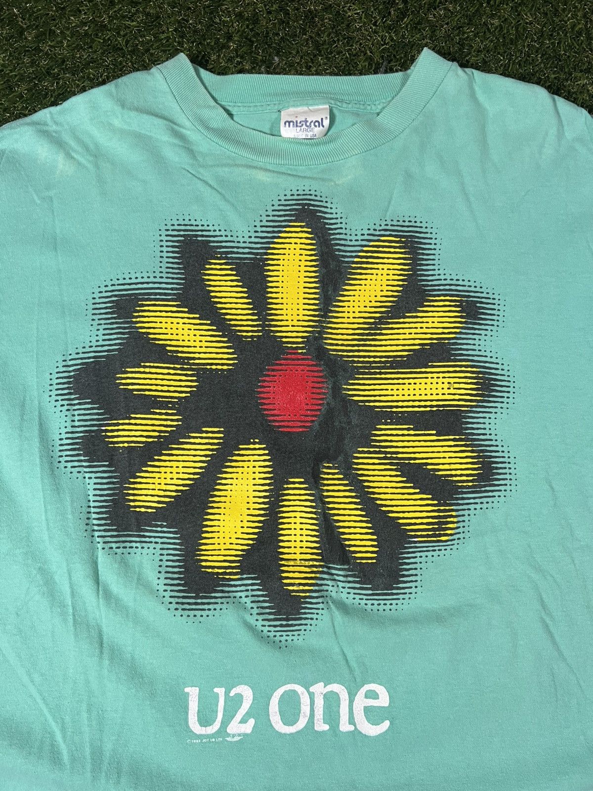 Band Tees Vintage 90s U2 One Sunflower Teal Band Graphic Rare Tee Size US L / EU 52-54 / 3 - 3 Thumbnail