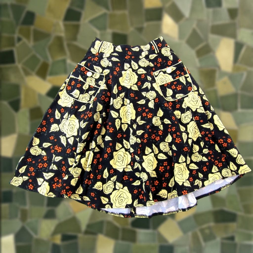 Vintage Voodoo Vixen Black Ivory Orange Floral Rockabilly Cotton Stretch A-Line Skirt S Size 28" / US 6 / IT 42 - 1 Thumbnail