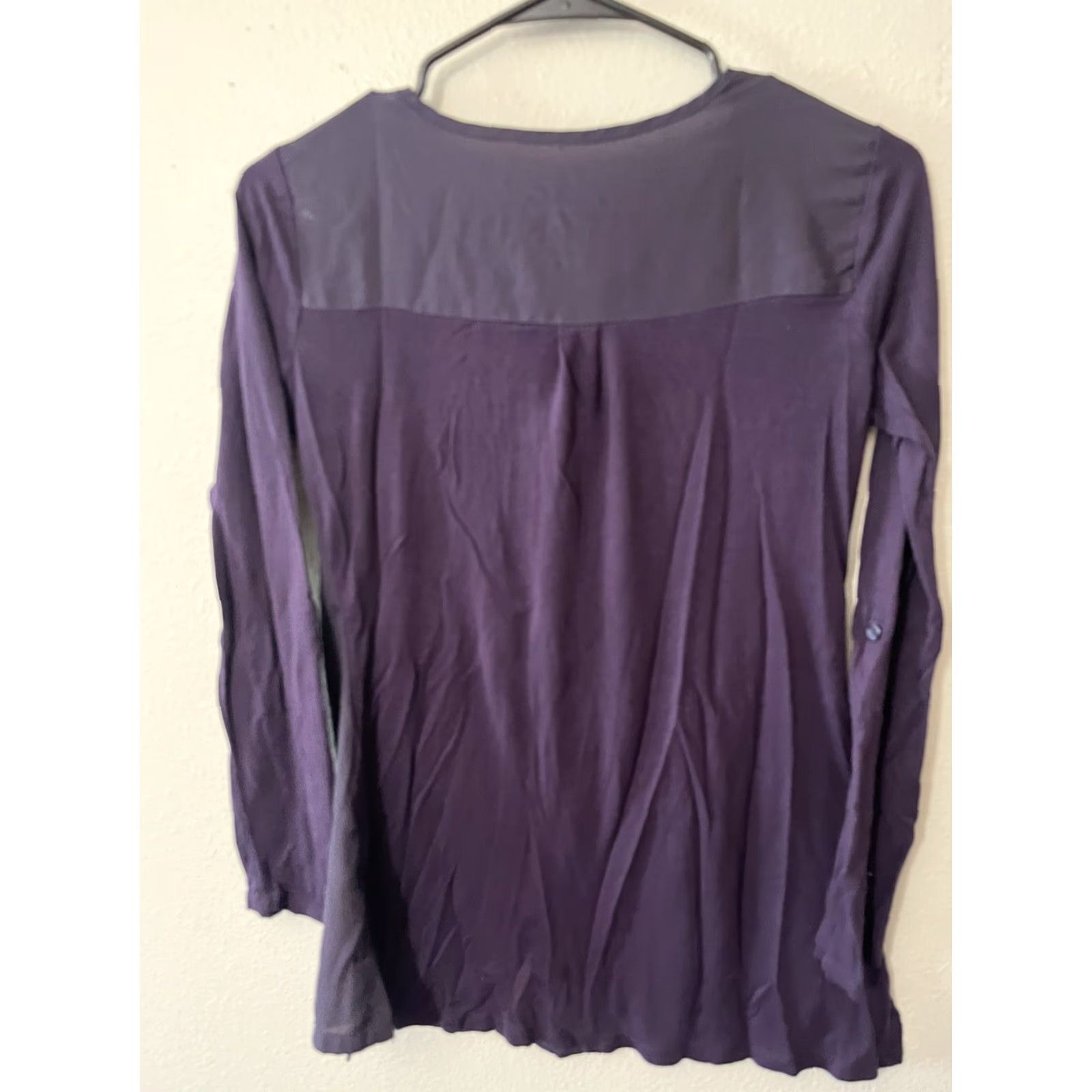 Vintage New York & Company Women's Blouse XS Purple Stretch Long Sleeve Crew Neck Button Casual Size XS / US 0-2 / IT 36-38 - 2 Thumbnail