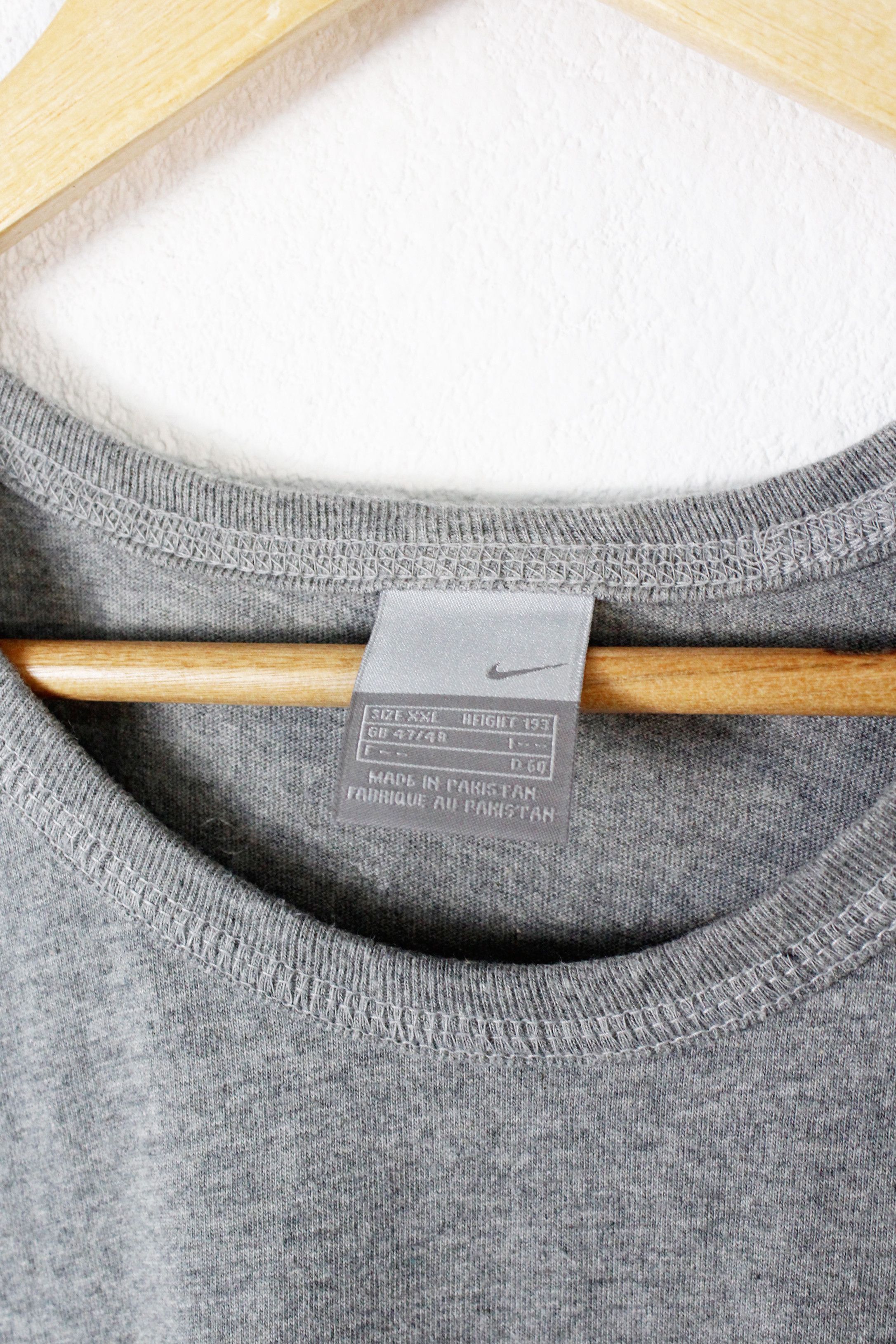 Nike × Vintage Vintage Nike Swoosh Logo Gray Sleeveless Tank Top XXL Size US XXL / EU 58 / 5 - 3 Thumbnail