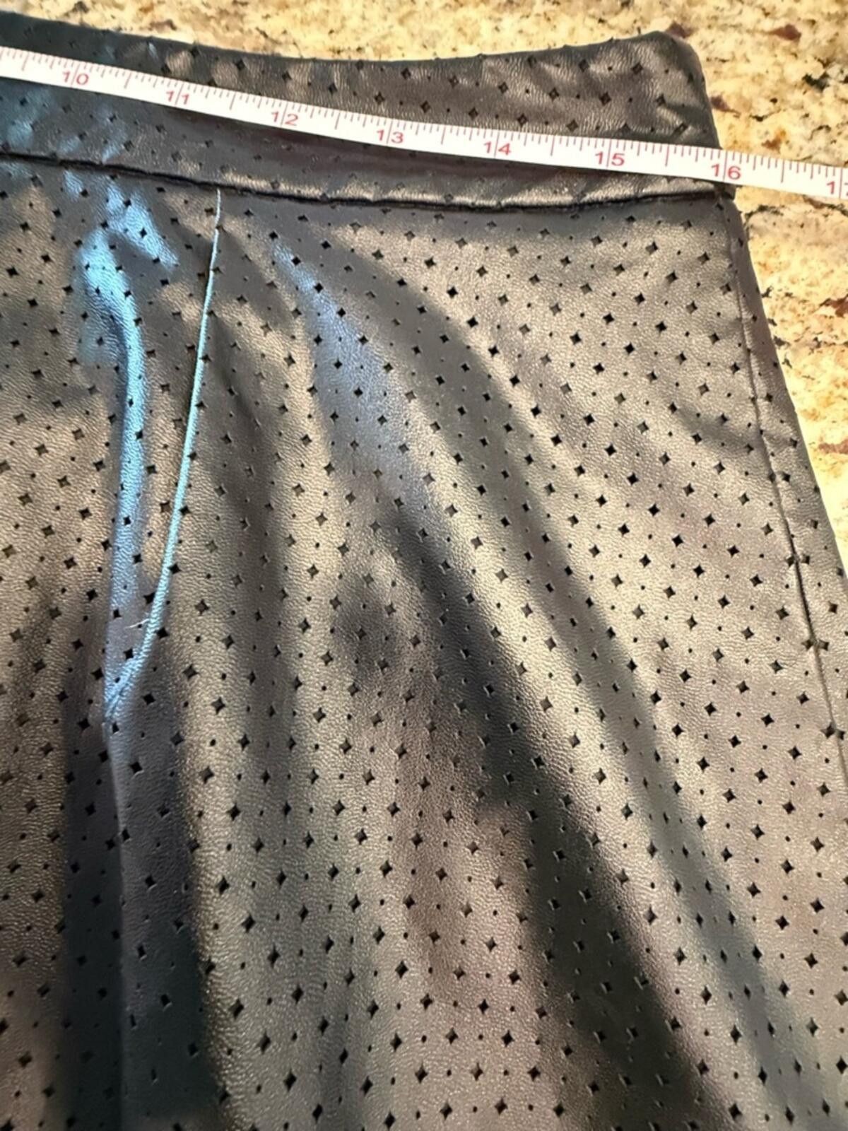Worthington Worthington black faux leather mesh mini skirt pockets SZ 8 Size 30" / US 8 / IT 44 - 10 Thumbnail