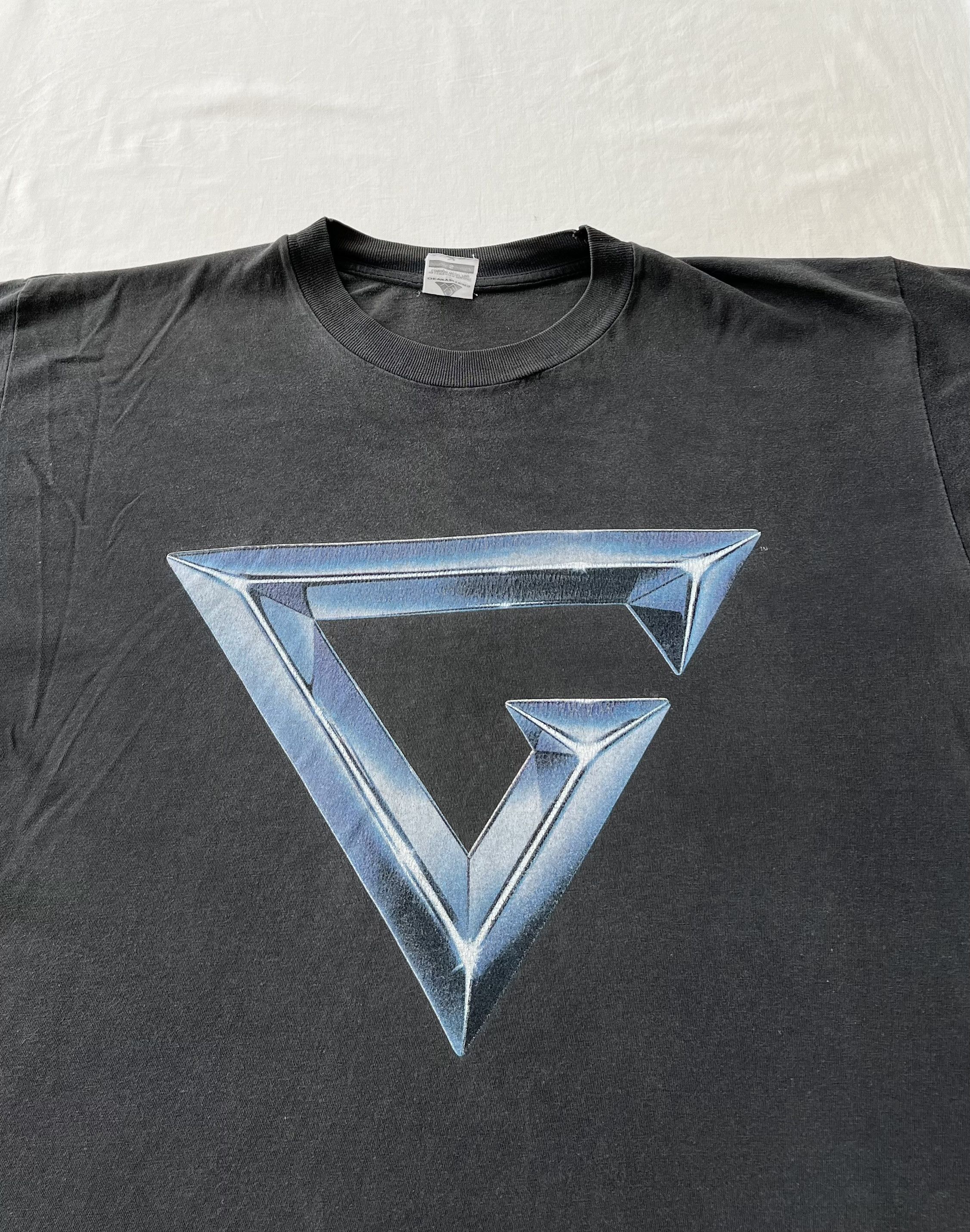 Vintage Vintage 1992 Gladiators TV Show British BBC Faded Black Tee Size US L / EU 52-54 / 3 - 3 Thumbnail