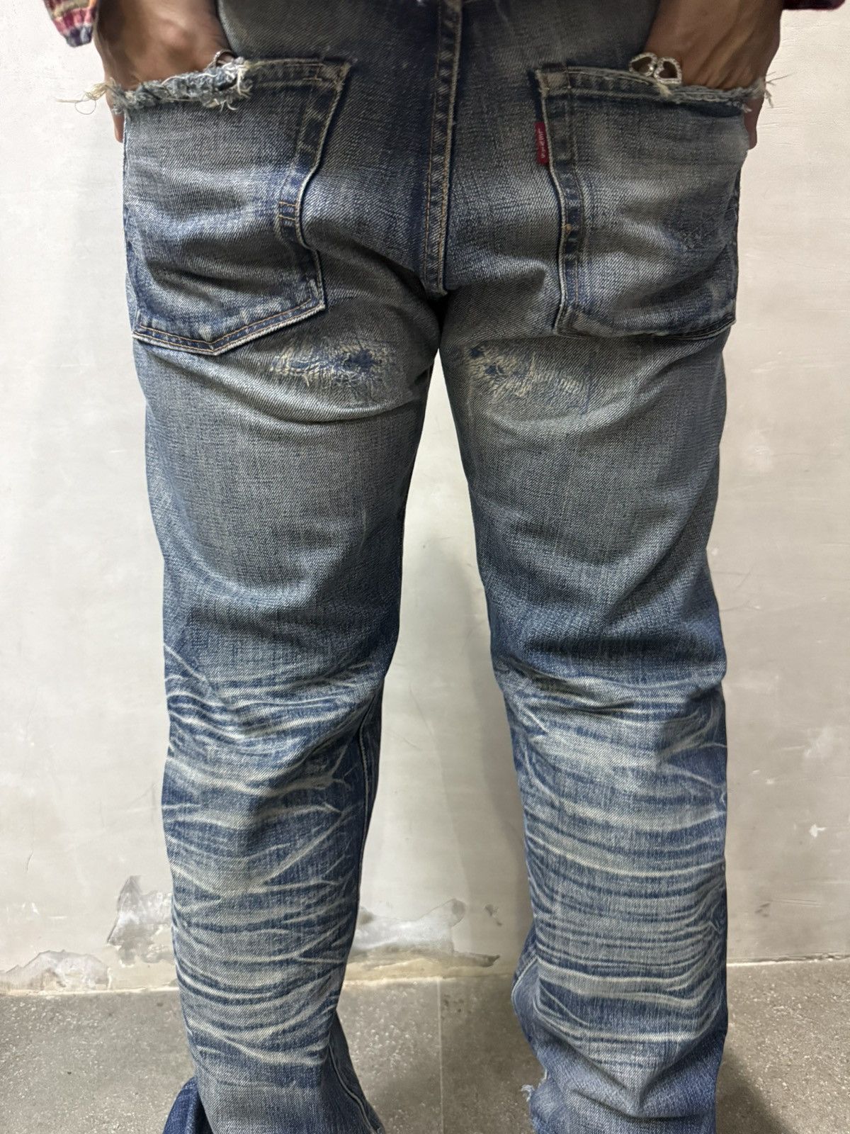Levi's Vintage Clothing Levis 501 LVC JAPAN MADE SUPER DISTRESSED DENIM JEANS Size US 34 / EU 50 - 23 Thumbnail