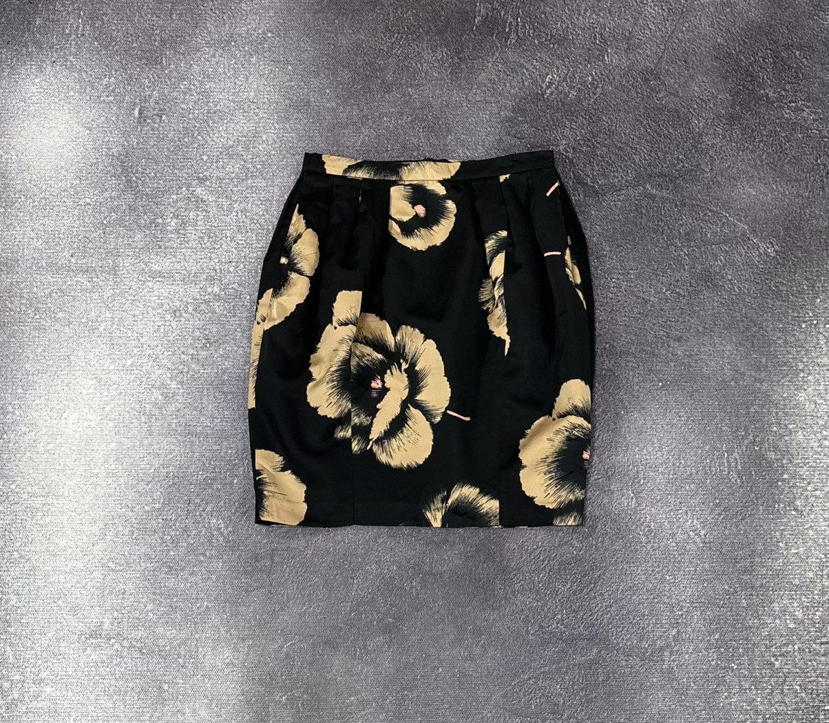 Moschino Moschino Cheap And Chic Vintage Women’s Floral Silk Skirt Size 26" / US 2 / IT 38 - 1 Thumbnail
