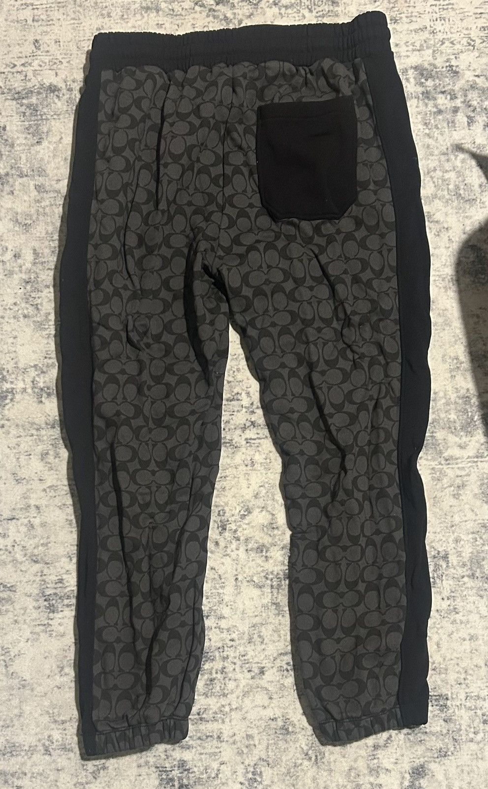 Coach Large Signature Coach Sweatpants Size US 30 / EU 46 - 2 Thumbnail