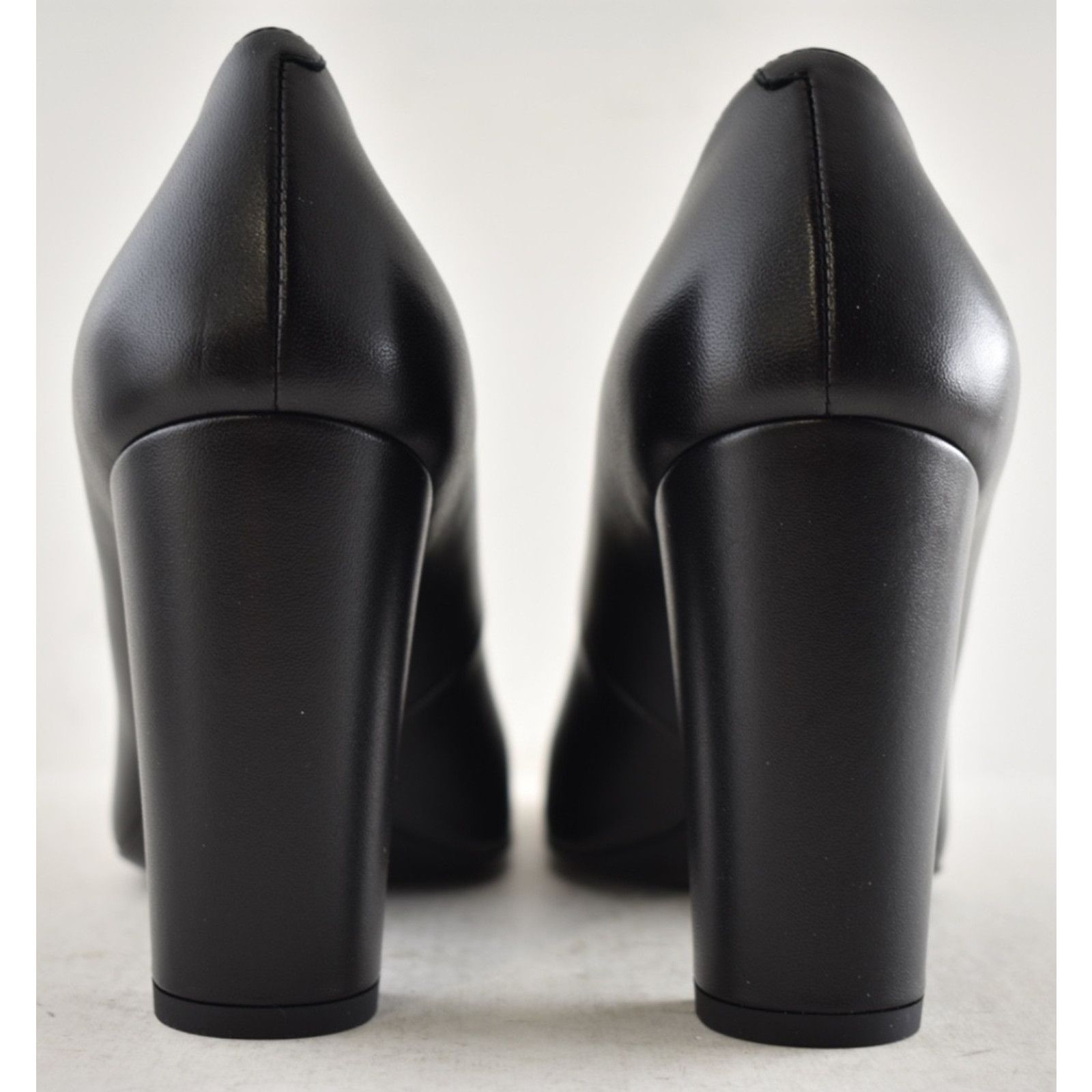 Chanel Chanel 26S Blazy White Square Turnlock Block Heel Pump 38.5 Size US 8.5 / IT 38.5 - 21 Thumbnail