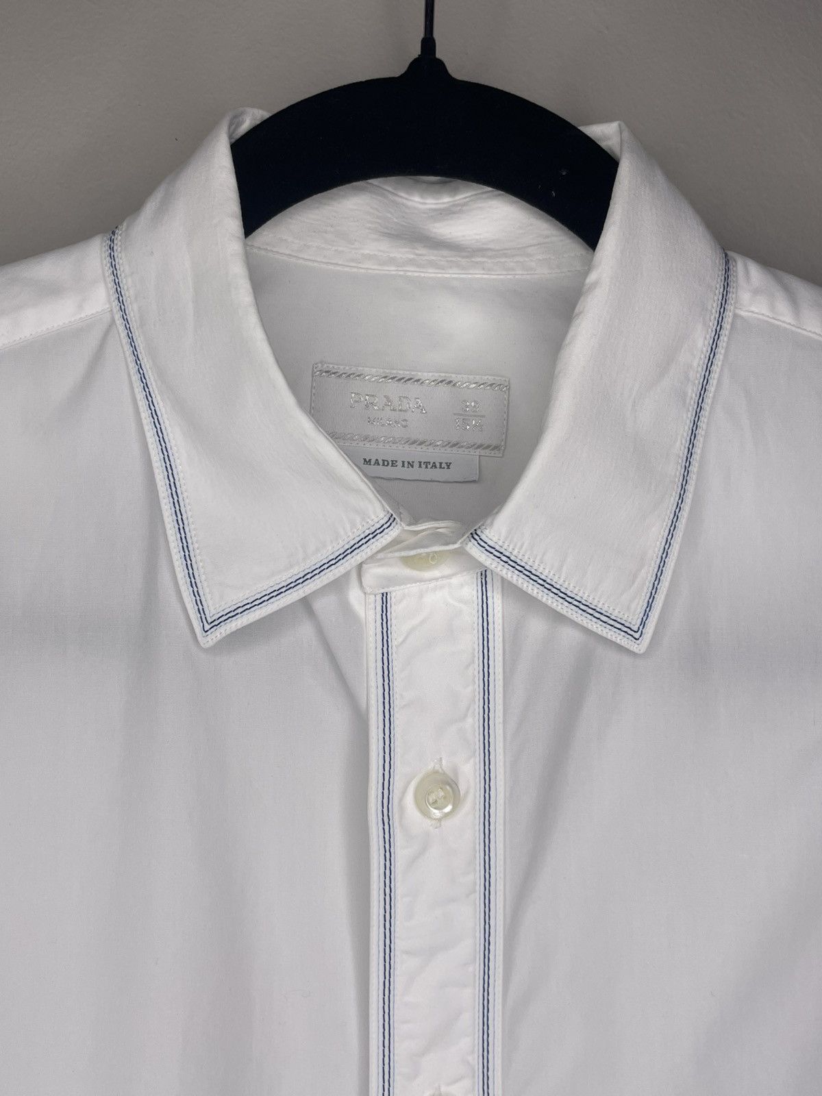 Prada Prada white shirt with contrast stitching. Size 39 /15-1/2 Size US M / EU 48-50 / 2 - 3 Thumbnail