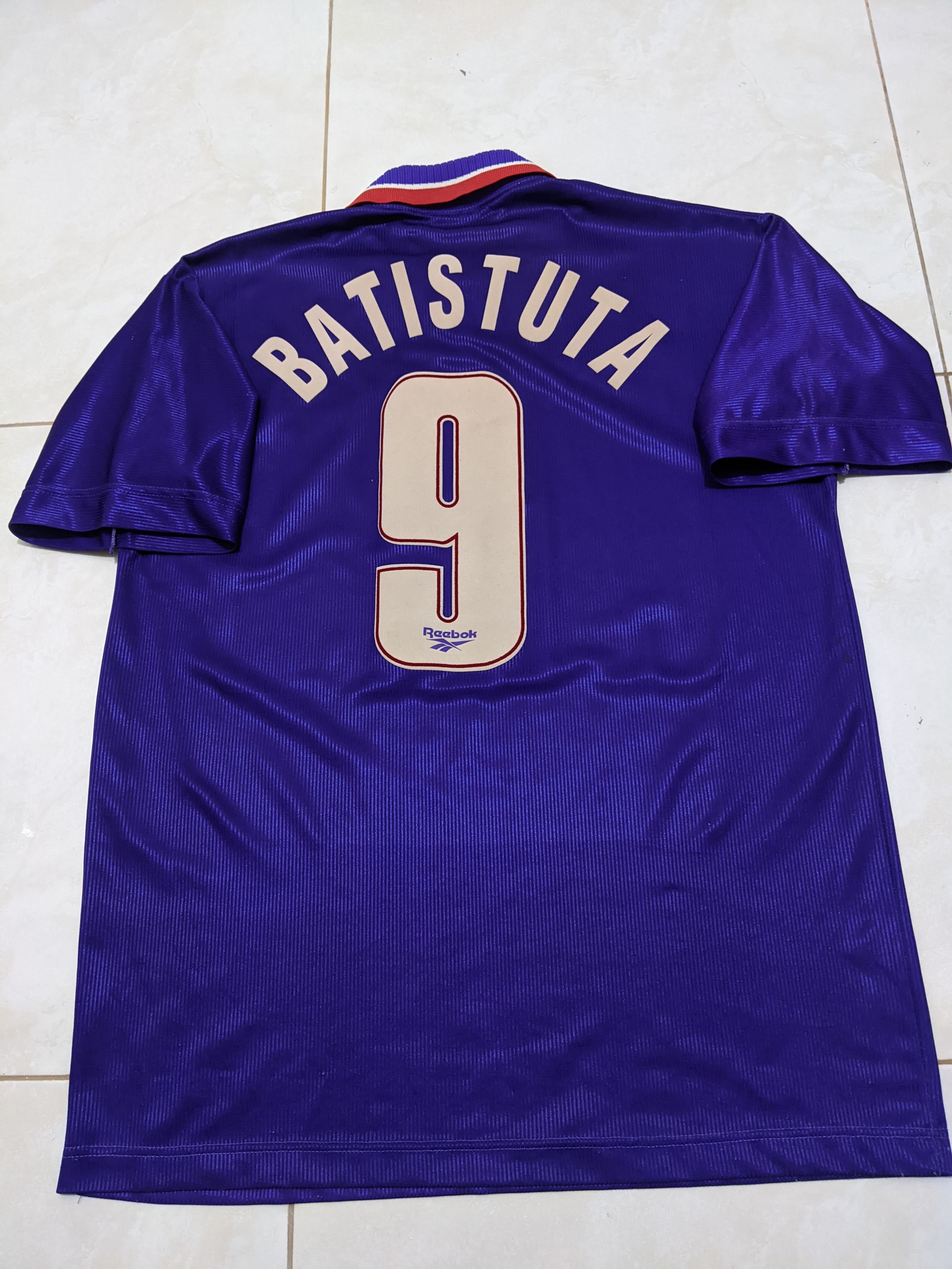 Reebok Fiorentina home 1995-97 Batistuta Jersey football shirt Size US L / EU 52-54 / 3 - 2 Thumbnail