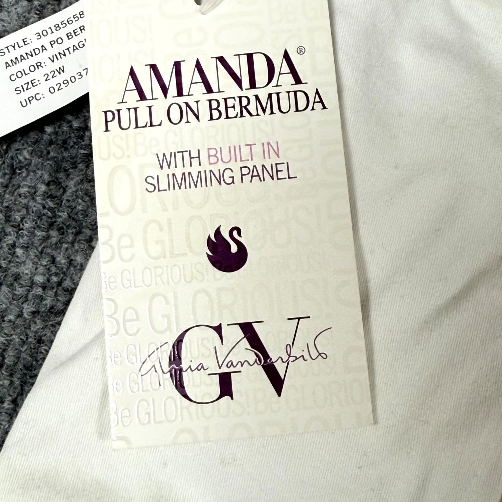 Gloria Vanderbilt VINTAGE Gloria Vanderbilt Bermuda Shorts Womens 22W White Pull On Slimming Panel Slimming Blended Cotton Spandex Size 40" / US 18 - 5 Thumbnail