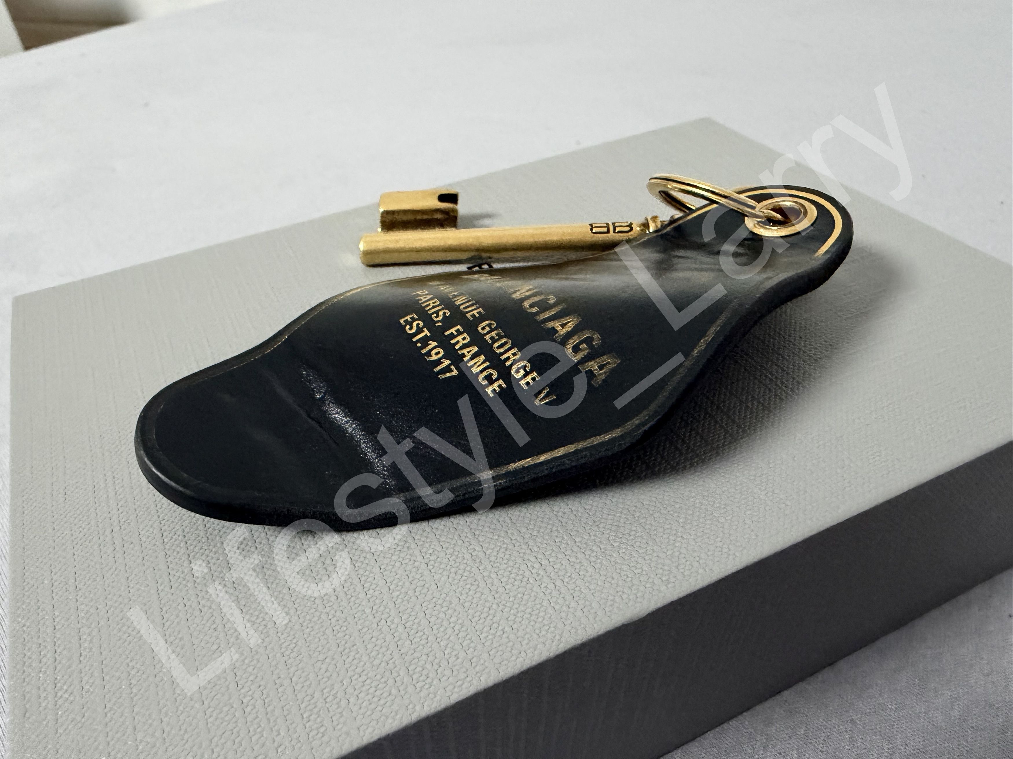 Balenciaga Balenciaga Spring 24 Runway Invitation Key-Ring Charm Size ONE SIZE - 4 Thumbnail