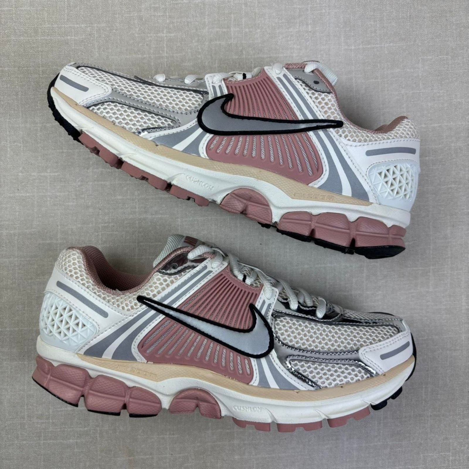Nike 🐷 2025 Nike Zoom Vomero 5 “Sail Particle Pink” 9W Size US 9 / IT 39 - 2 Thumbnail
