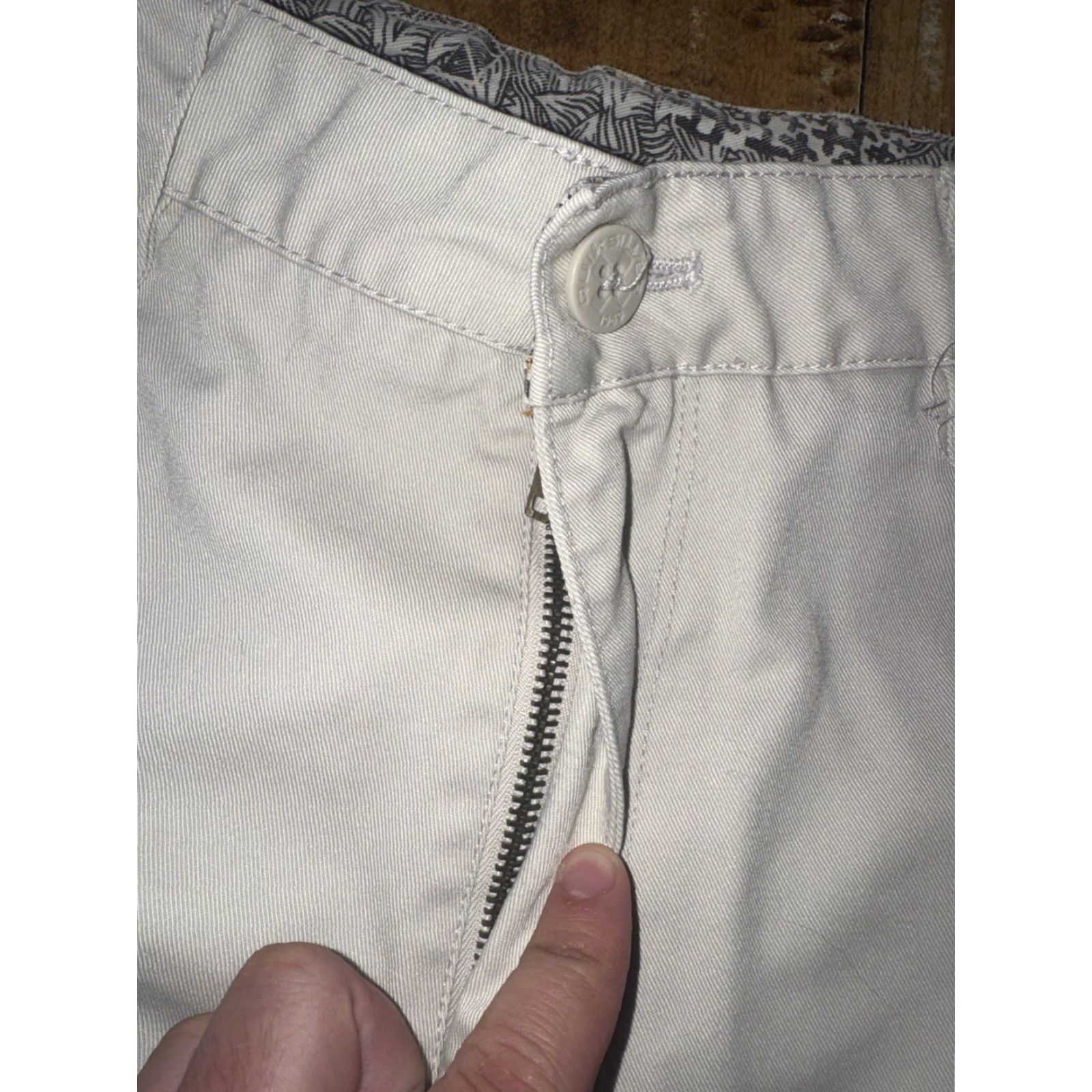 Quiksilver Quiksilver Chino Shorts Tan 31x13 Men Regular Brown Size US 31 - 3 Thumbnail