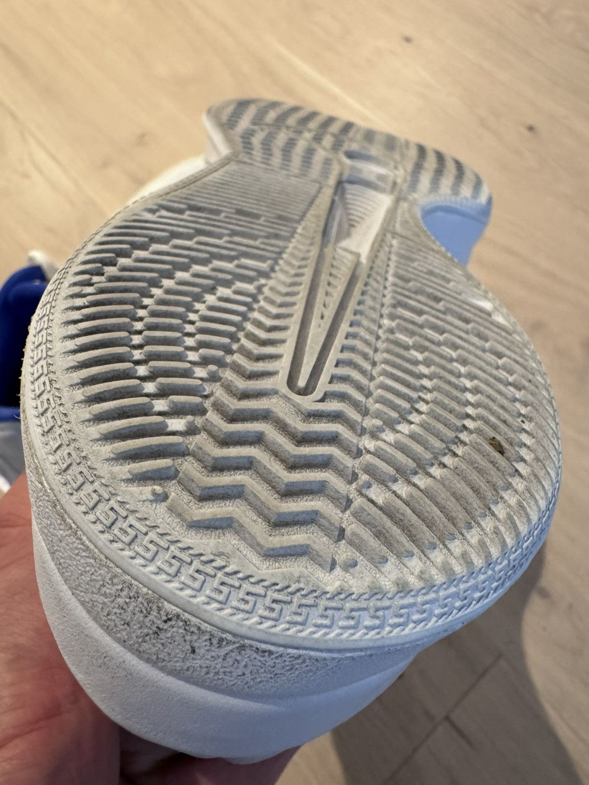 Nike Nike Sabrina 2 ID men size 9 white blue Size US 9 / EU 42 - 12 Thumbnail