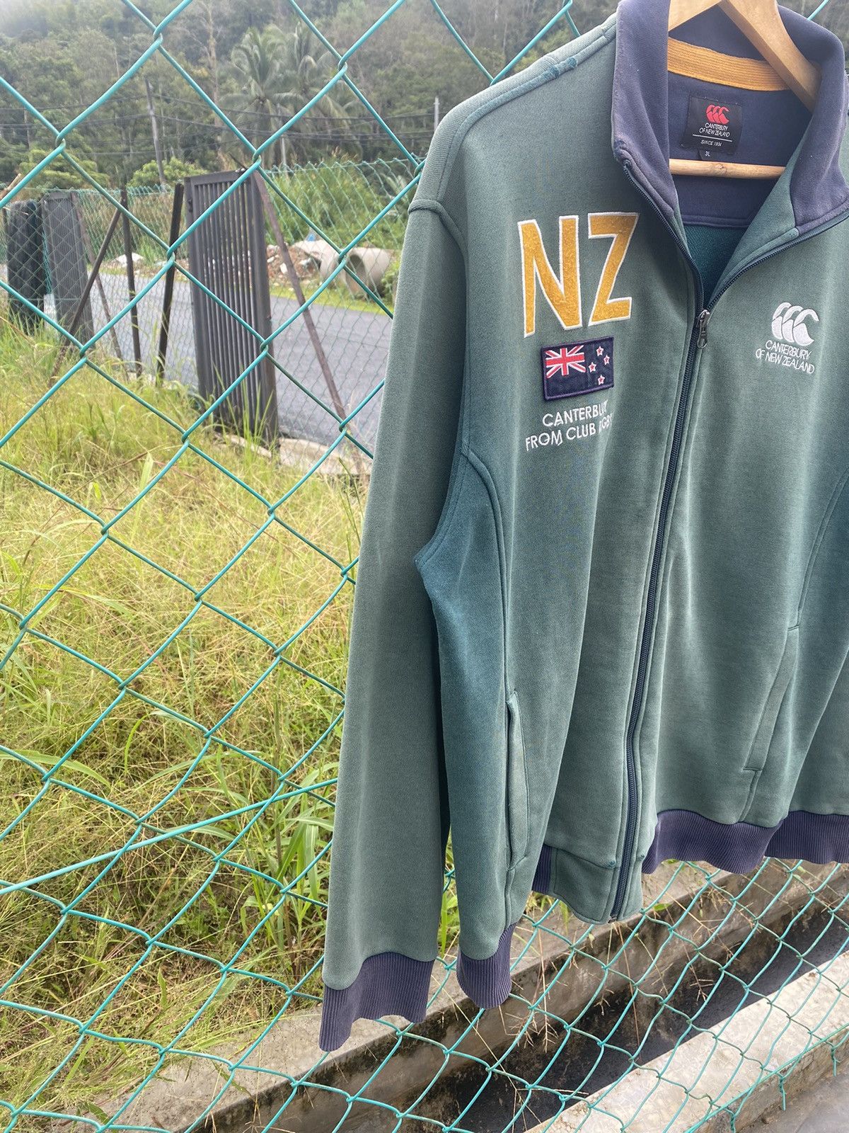 Canterbury of New Zealand Distressed Canterbury Of New Zealand zip up jacket Size US L / EU 52-54 / 3 - 4 Thumbnail