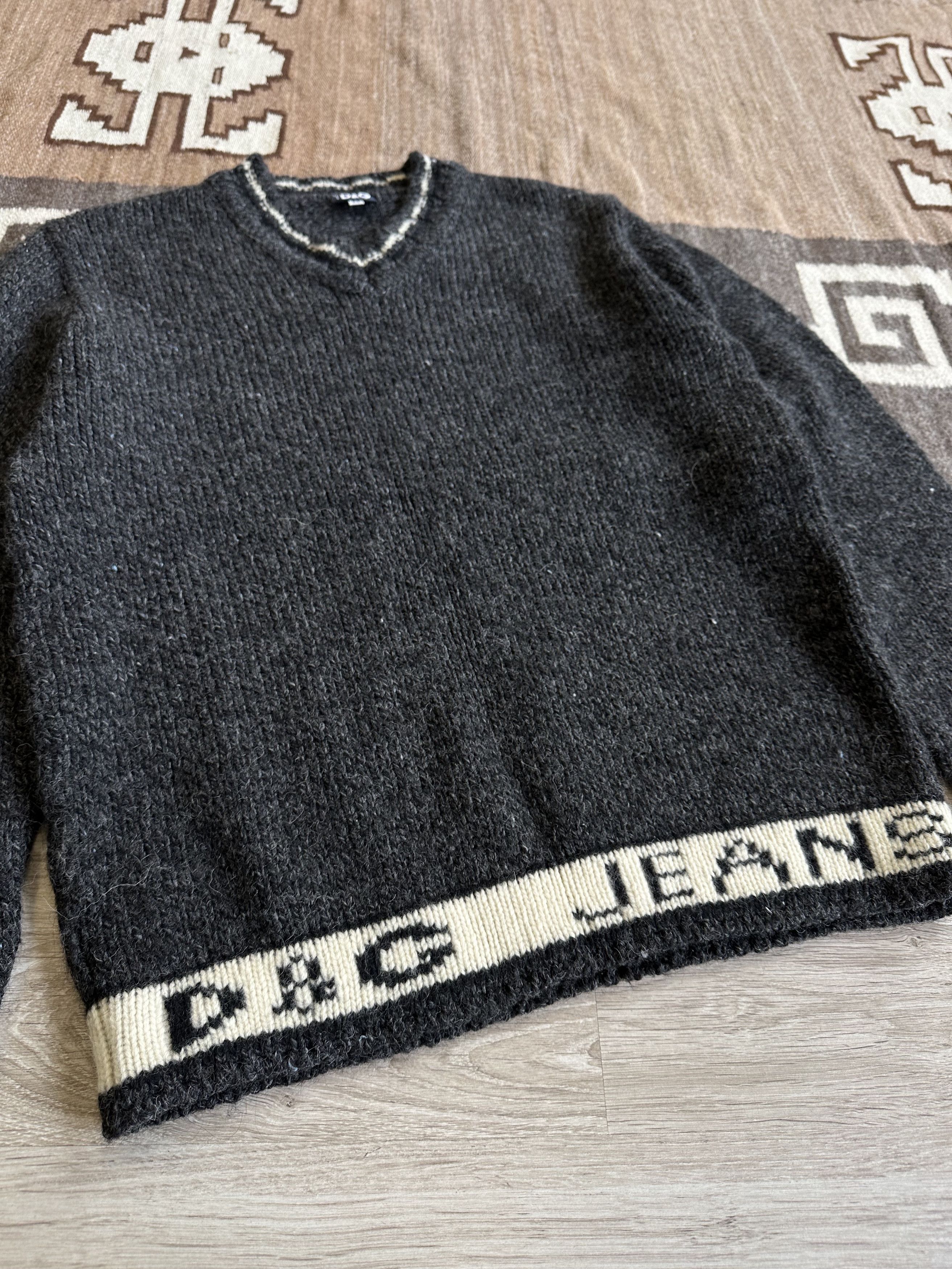 Dolce & Gabbana Dolce Gabbana D&G Vintage V Neck Wool Knitted Sweater 6470A Size US M / EU 48-50 / 2 - 4 Thumbnail