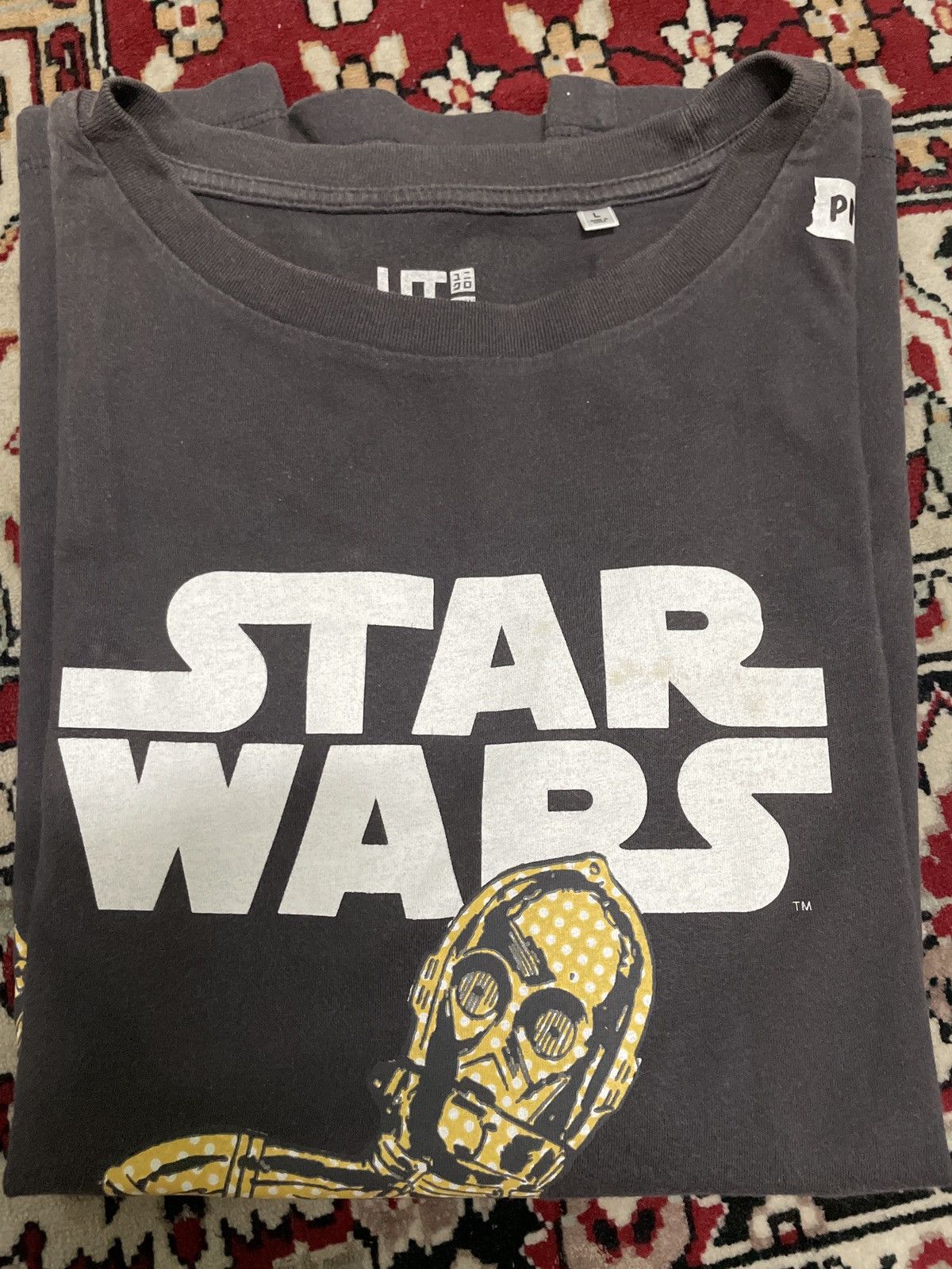 Uniqlo STARWARS Size L / US 10 / IT 46 - 2 Thumbnail