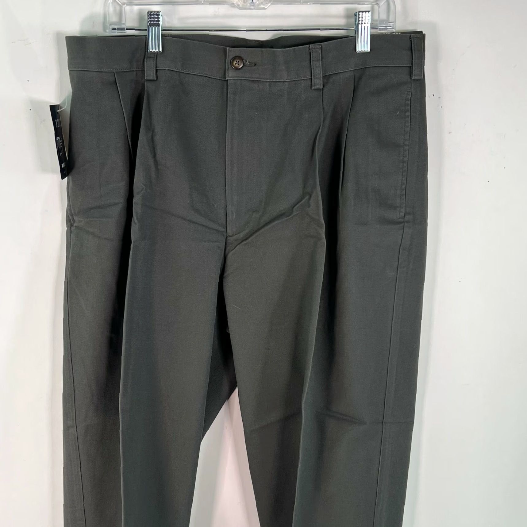Izod IZOD Chino Pants Men Metrix Fit 36W 30L Gray, 100% Cotton, Wrinkle Resistant, Belt Loops, Cuffed, Plain/Solid, Business Casual, Size 36X30, Mens Size US 36 / EU 52 - 3 Thumbnail