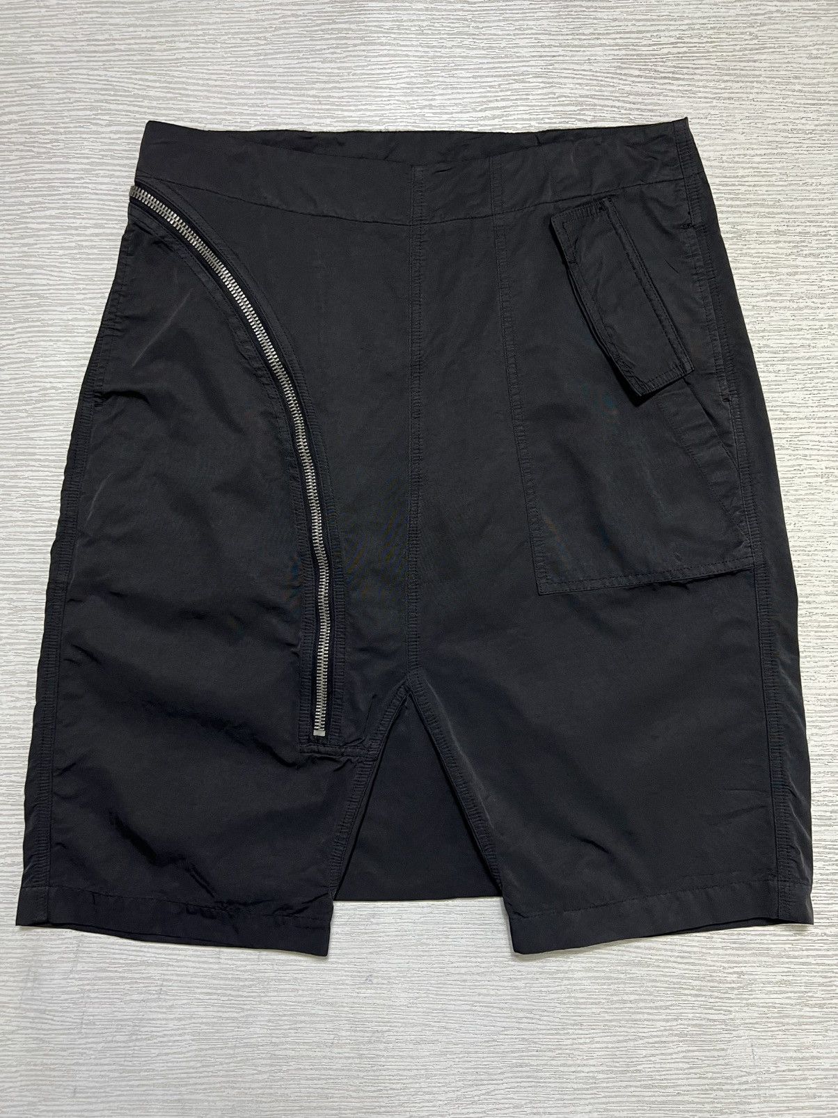 パンツ Rick Owens ss16 aircut shorts Rick Owens × Rick Owens Drkshdw RICK OWENS AIRCUT SHORTS | Grailed