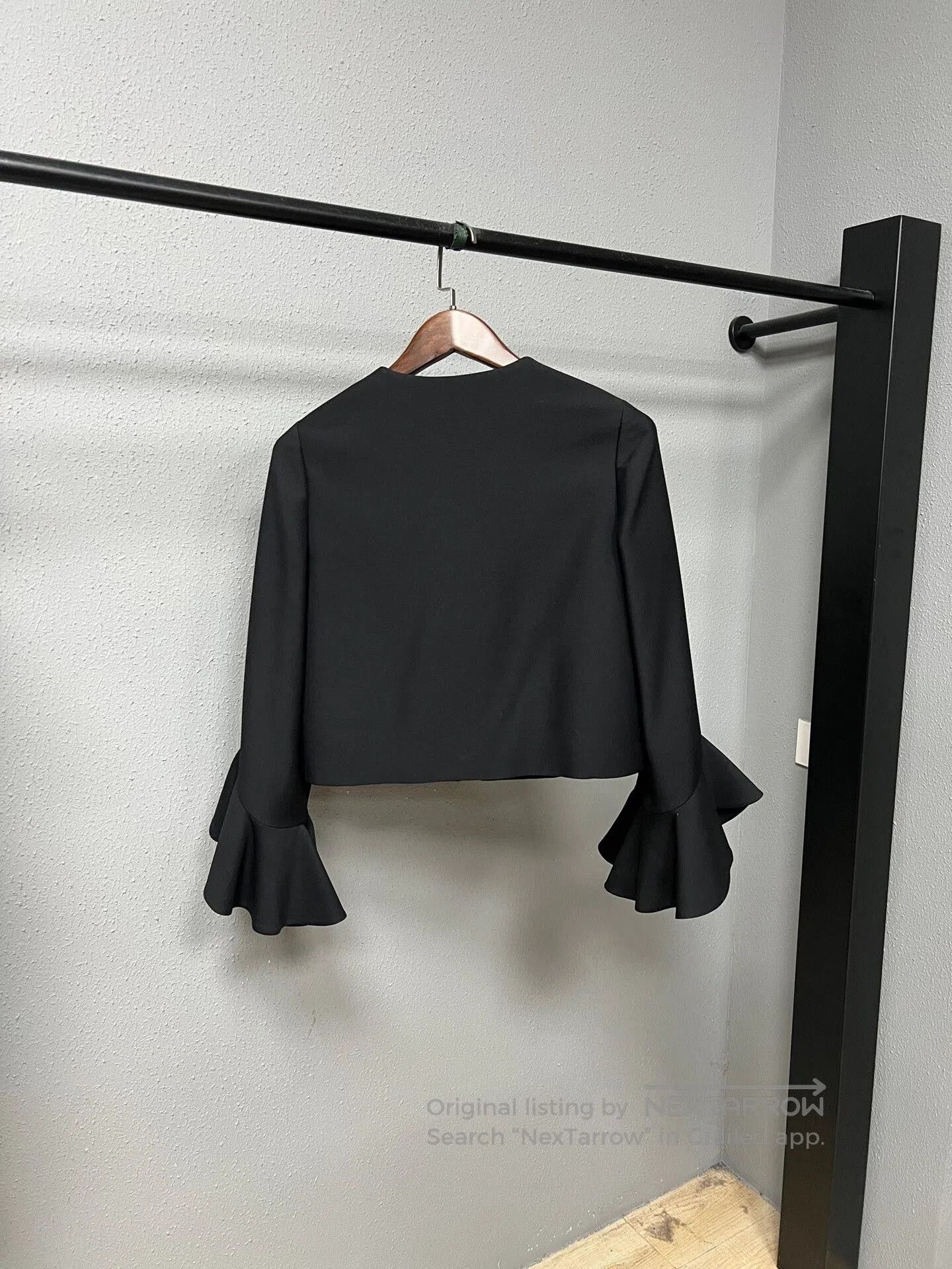 Valentino valentino ruffle sleeve black top. Size M / US 6-8 / IT 42-44 - 2 Thumbnail