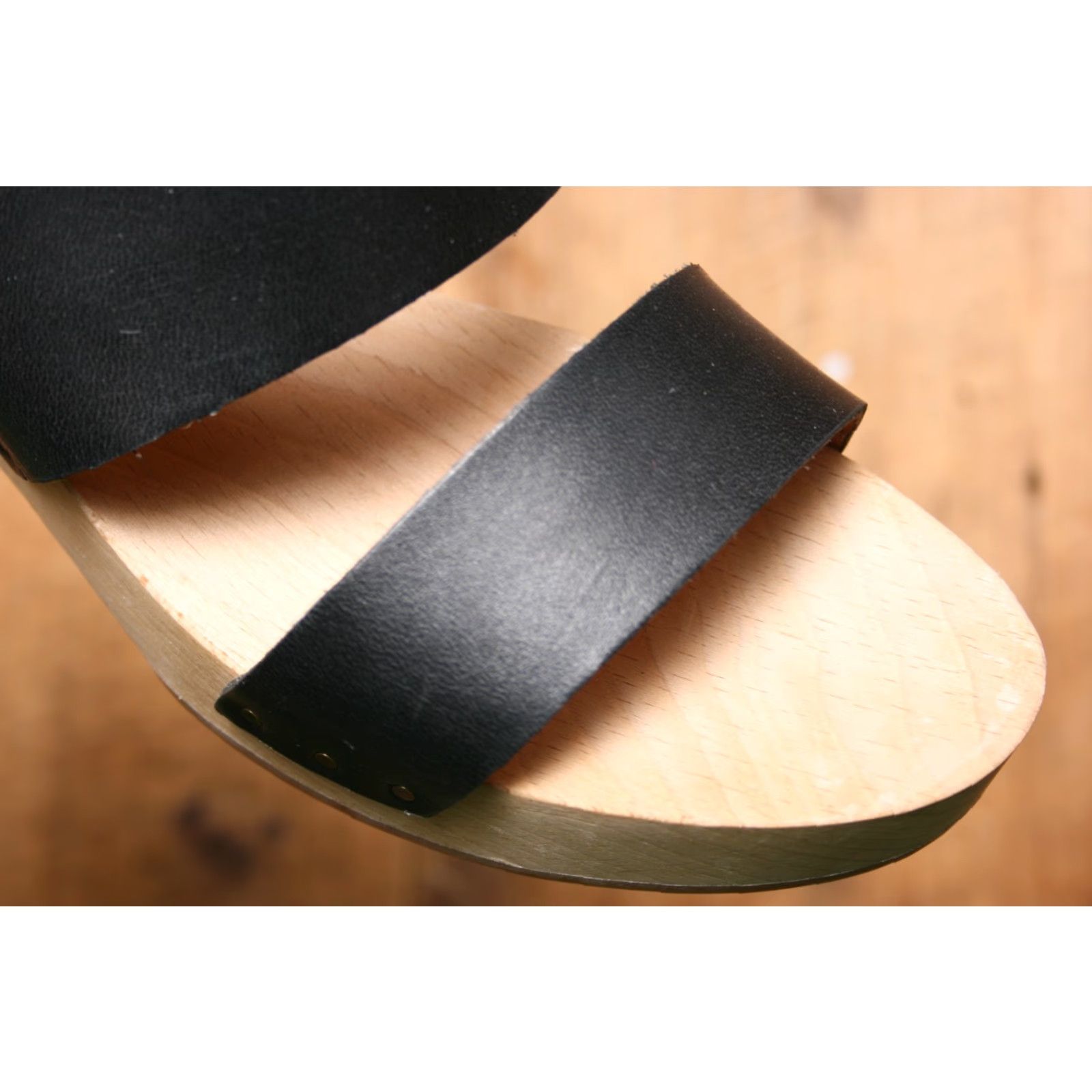 Madewell VINTAGE MADEWELL Clara Black Leather Dual Strap Wood Heel Clog Sandals 8.5 Womens Sandal Slim Block Heel Decade 2010s Size US 9 / IT 39 - 6 Thumbnail