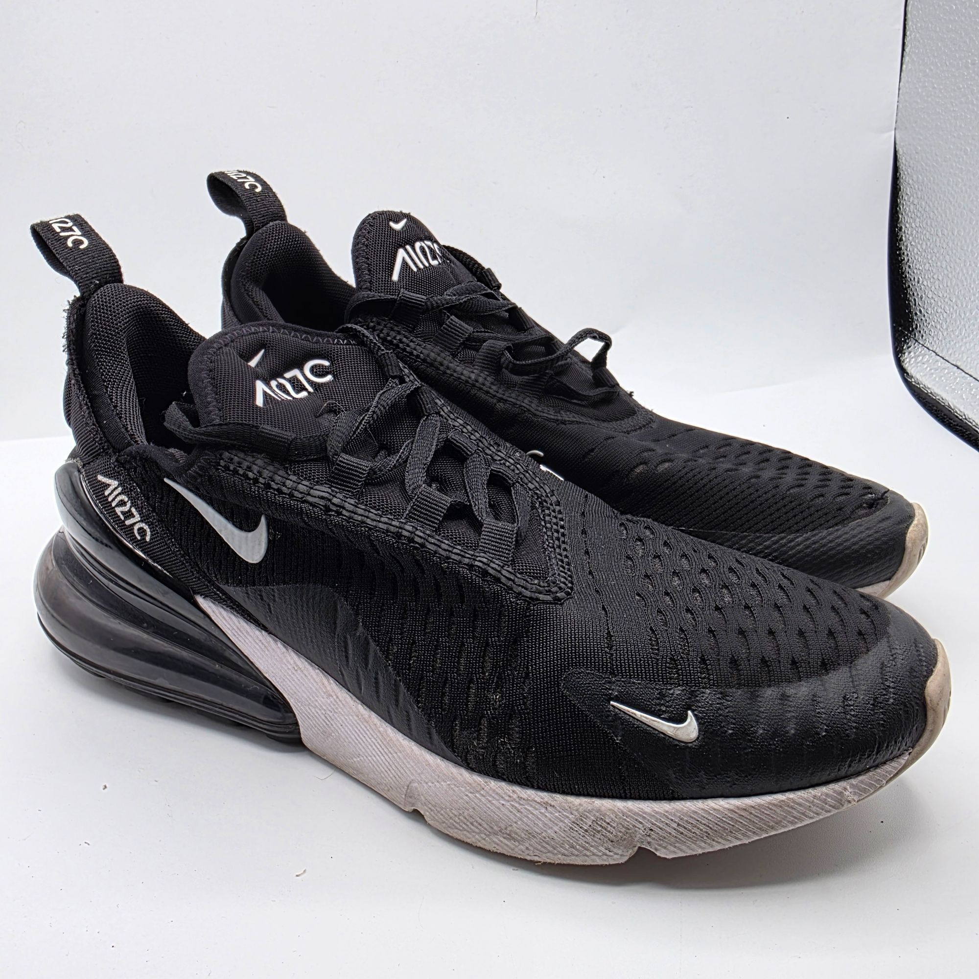 Nike Air Max 270 Womens Size Black White Athletic Shoes Sn