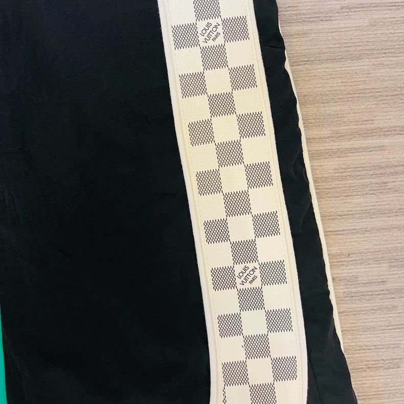 Louis Vuitton Louis Vuitton size m Black-and-green paneled checkerboard Size US 30 / EU 46 - 3 Thumbnail