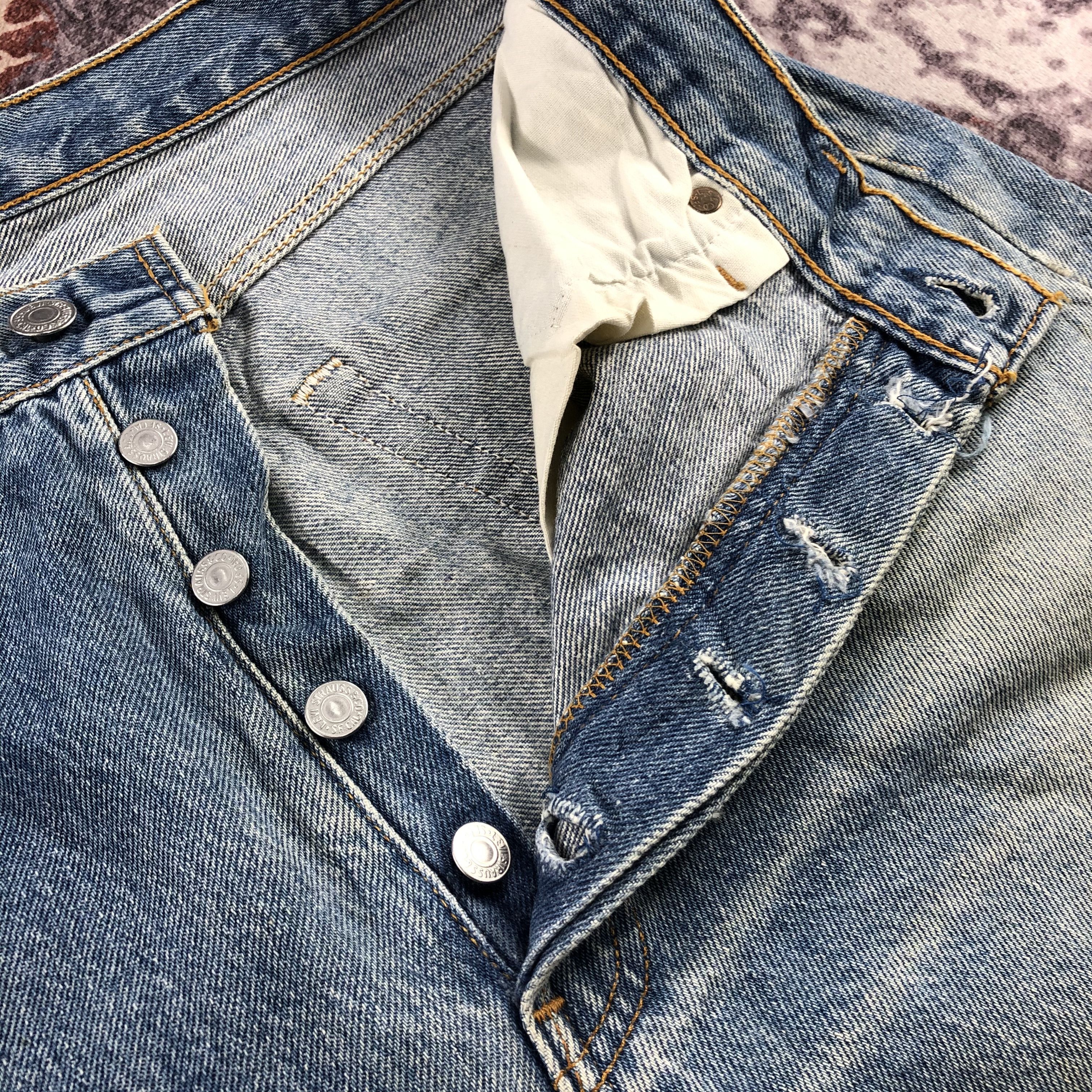Levi's Vintage 90s Blue Wash Levis 501 Jeans-JM2934 Size US 33 - 9 Thumbnail