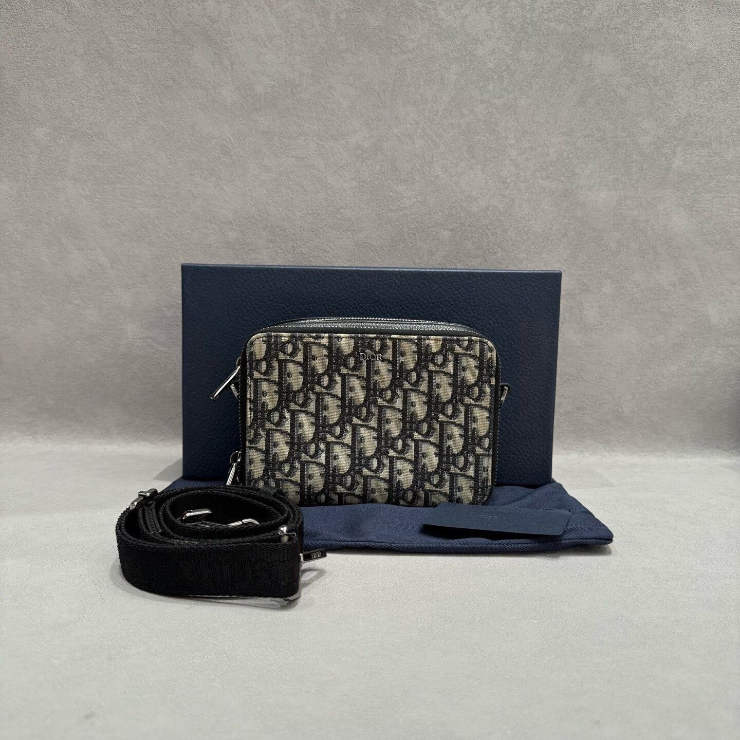 Dior Pre-loved Bag Very good condition Size ONE SIZE - 1 Thumbnail