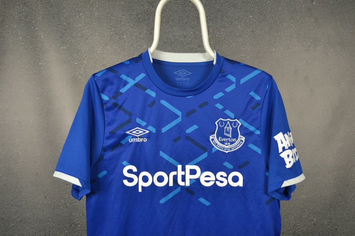 Umbro Everton FC Toffees 2019 2020 home soccer jersey Umbro Size US M / EU 48-50 / 2 - 3 Thumbnail