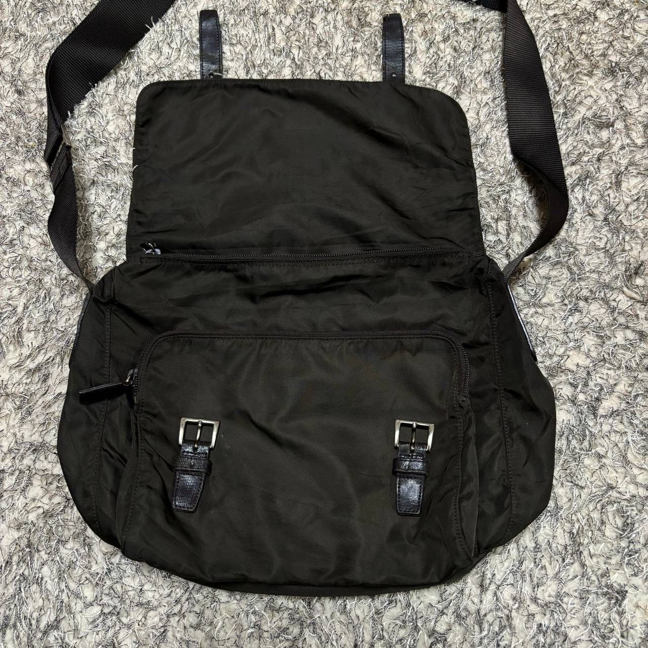 Prada Vtg Prada Vela Nylon Messenger Bag Black Buckle Crossbody Size ONE SIZE - 5 Thumbnail