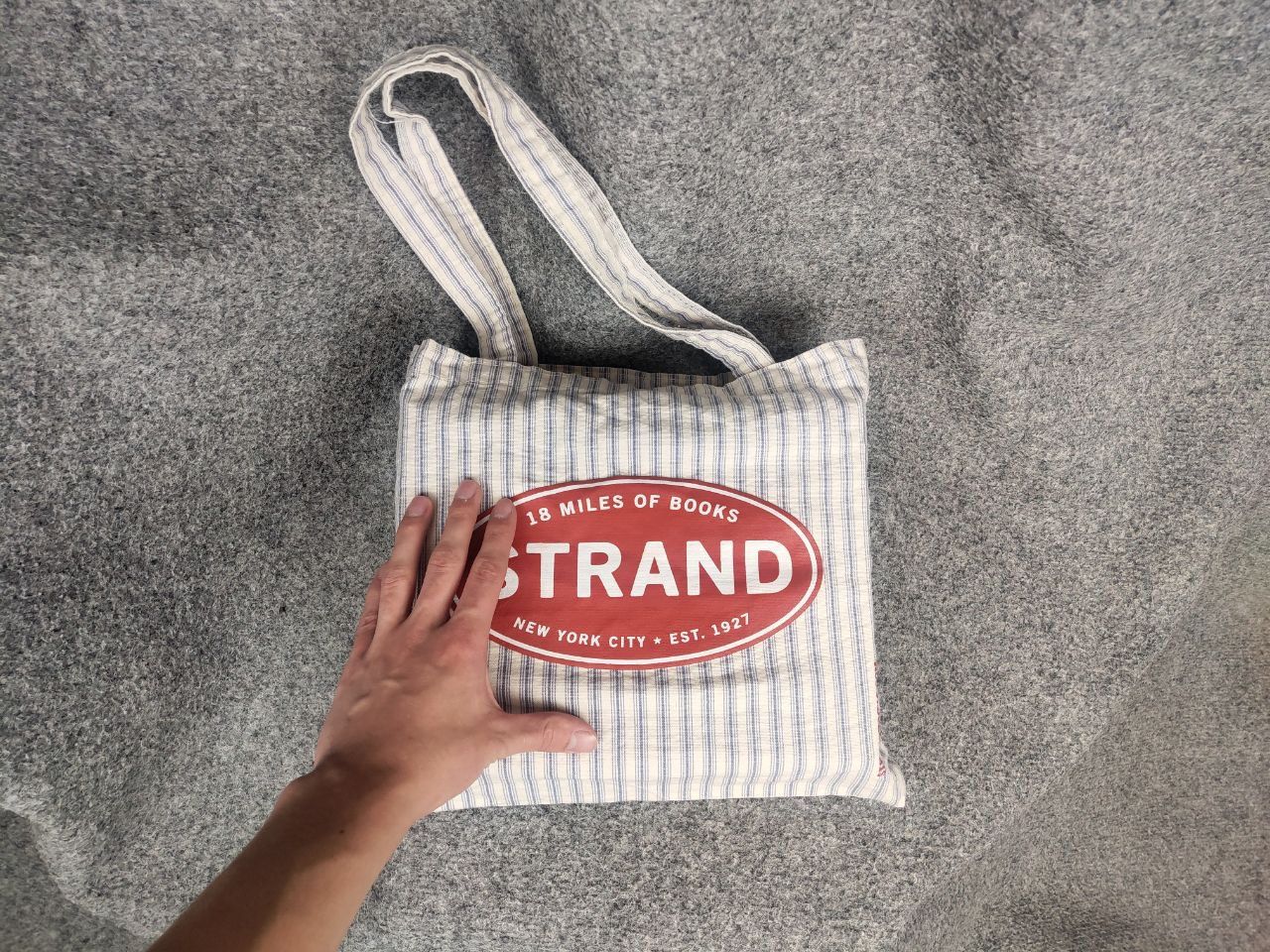 Vintage Strand 18 miles of books New York Design Shopper Tote Bag Size ONE SIZE - 13 Thumbnail