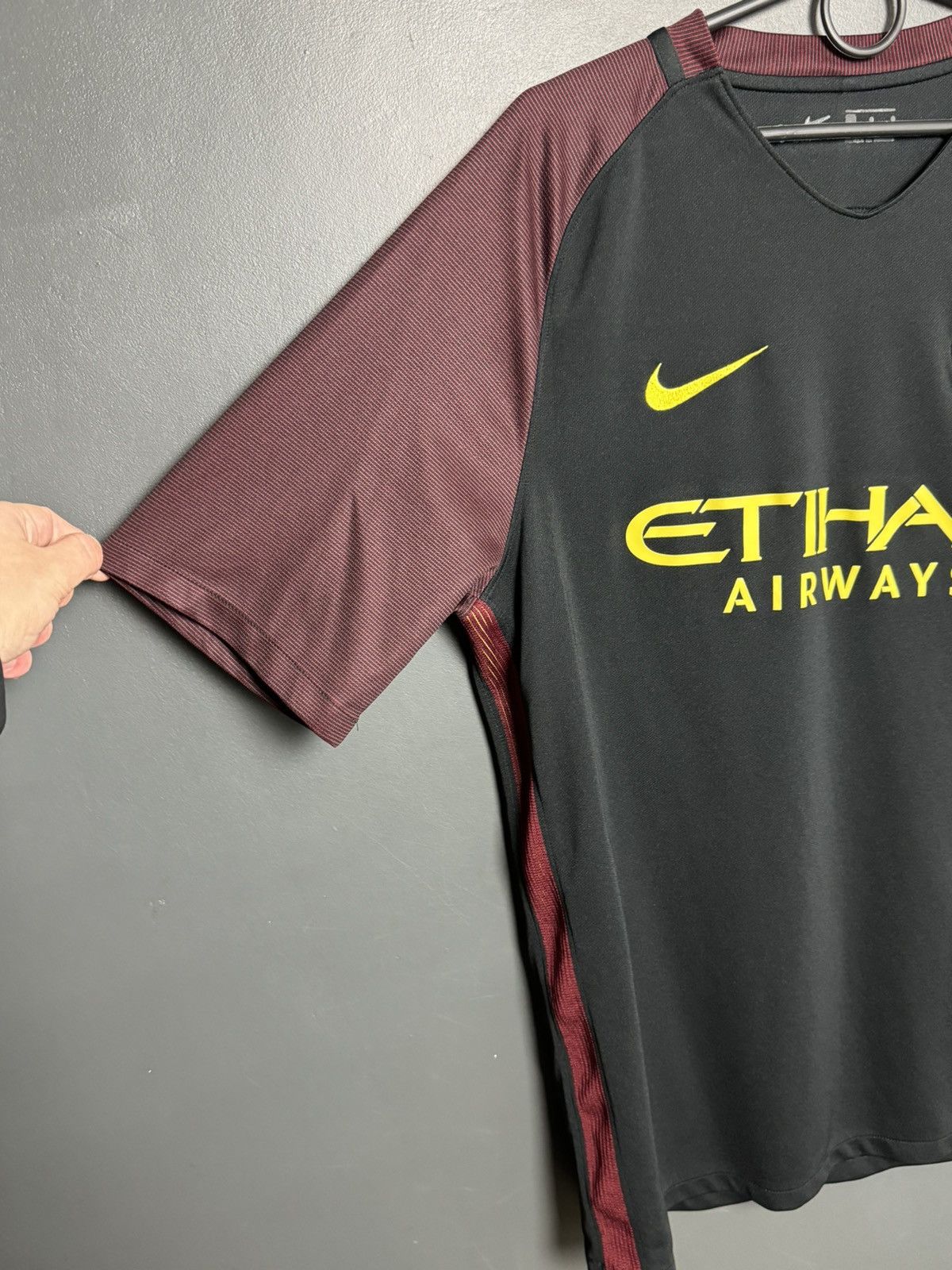 Nike Manchester City 16/17 Away Football Jersey Size US L / EU 52-54 / 3 - 5 Thumbnail