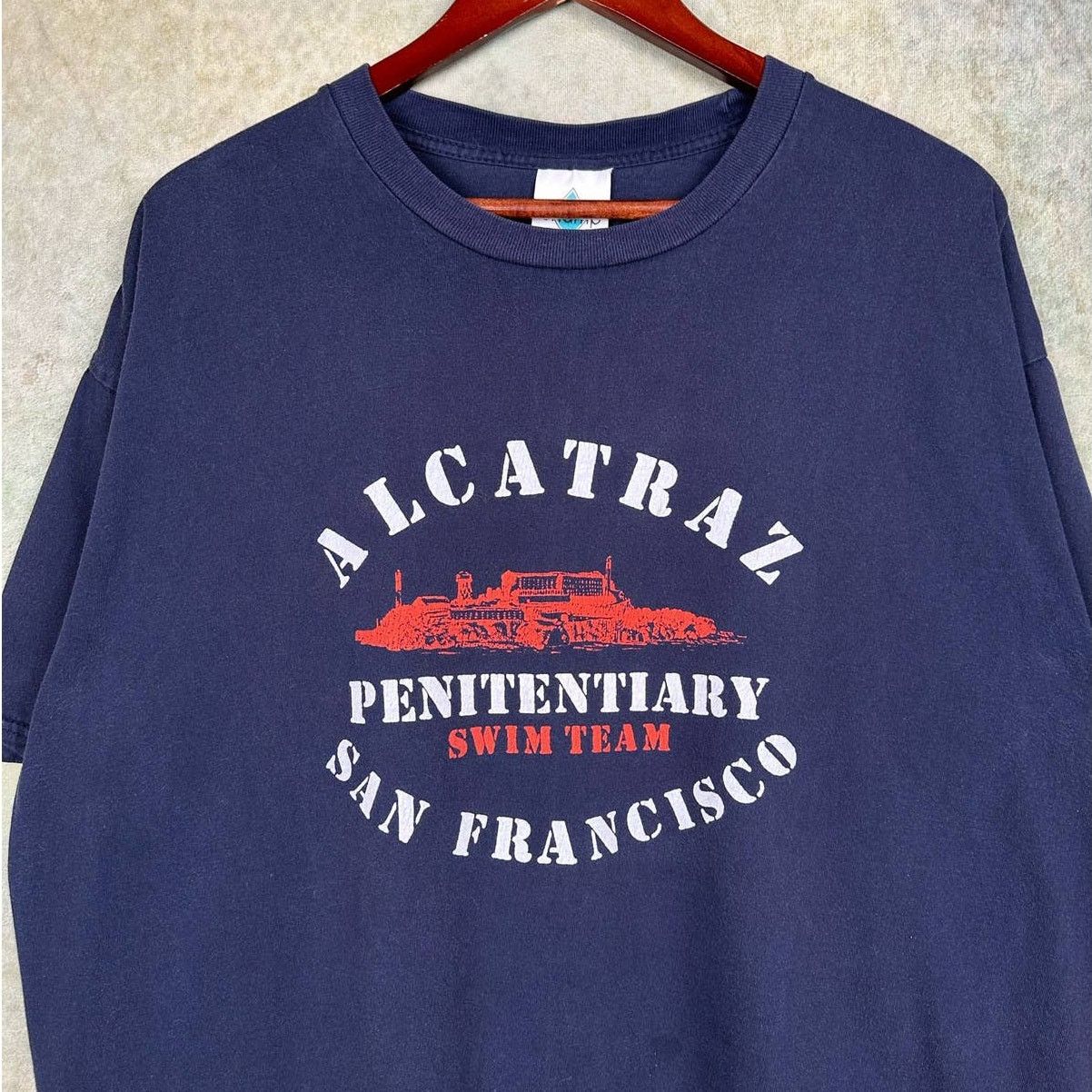 Vintage Vintage Alcatraz Penitentiary Swim Team T Shirt Sz XL Navy Size US XL / EU 56 / 4 - 4 Thumbnail