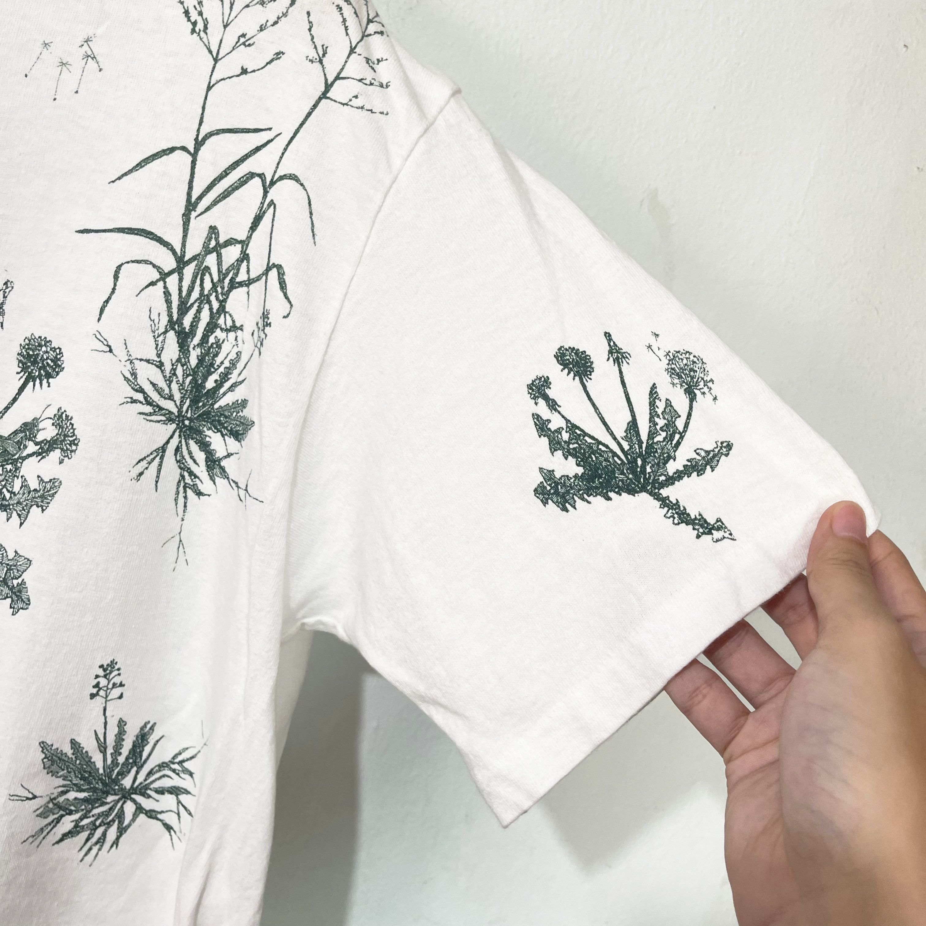 Vintage Vintage 90s Botanical Weeds T-Shirt Size US M / EU 48-50 / 2 - 8 Thumbnail